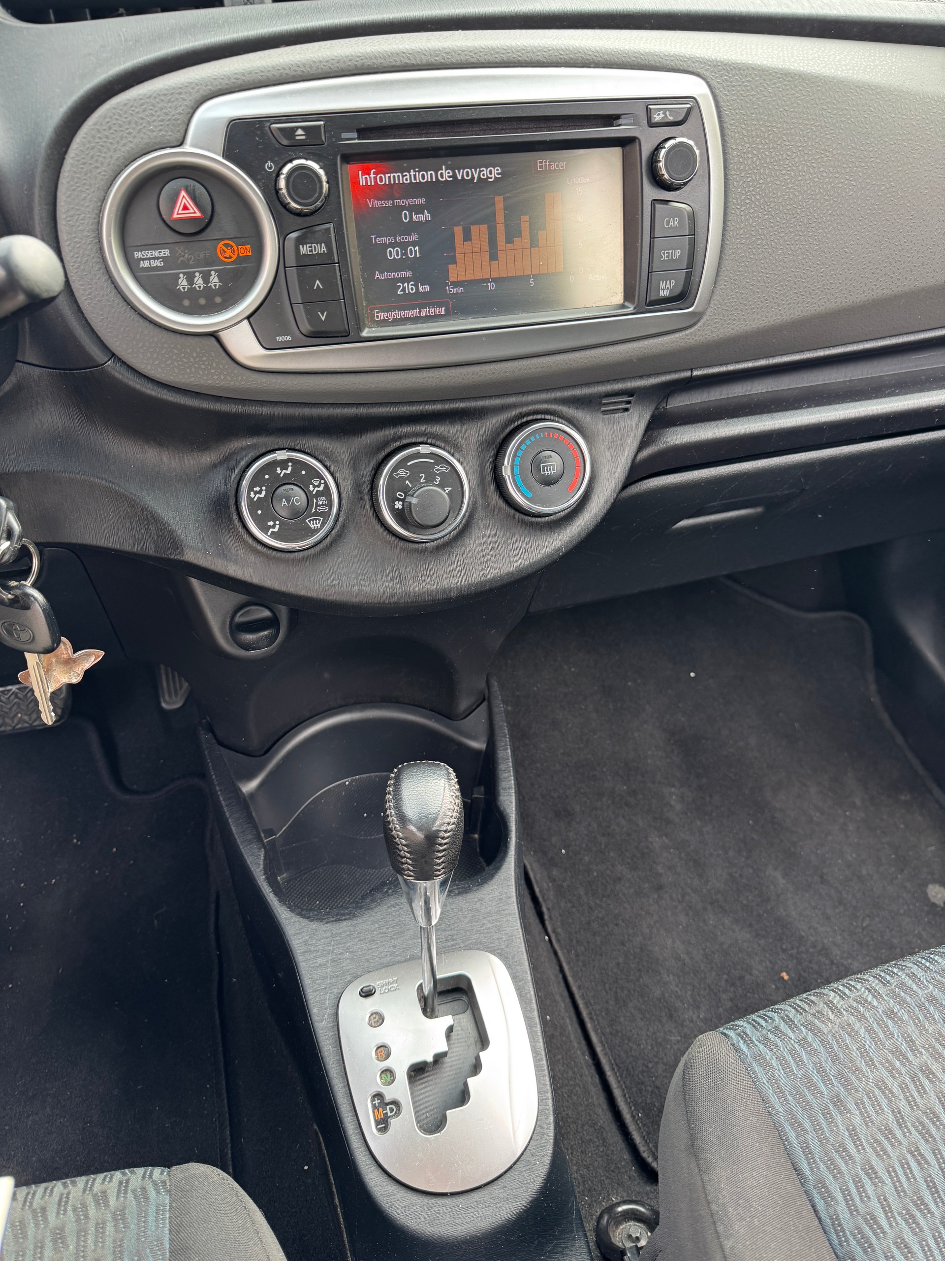 TOYOTA Yaris 1.33 Luna Multidrive-image-13