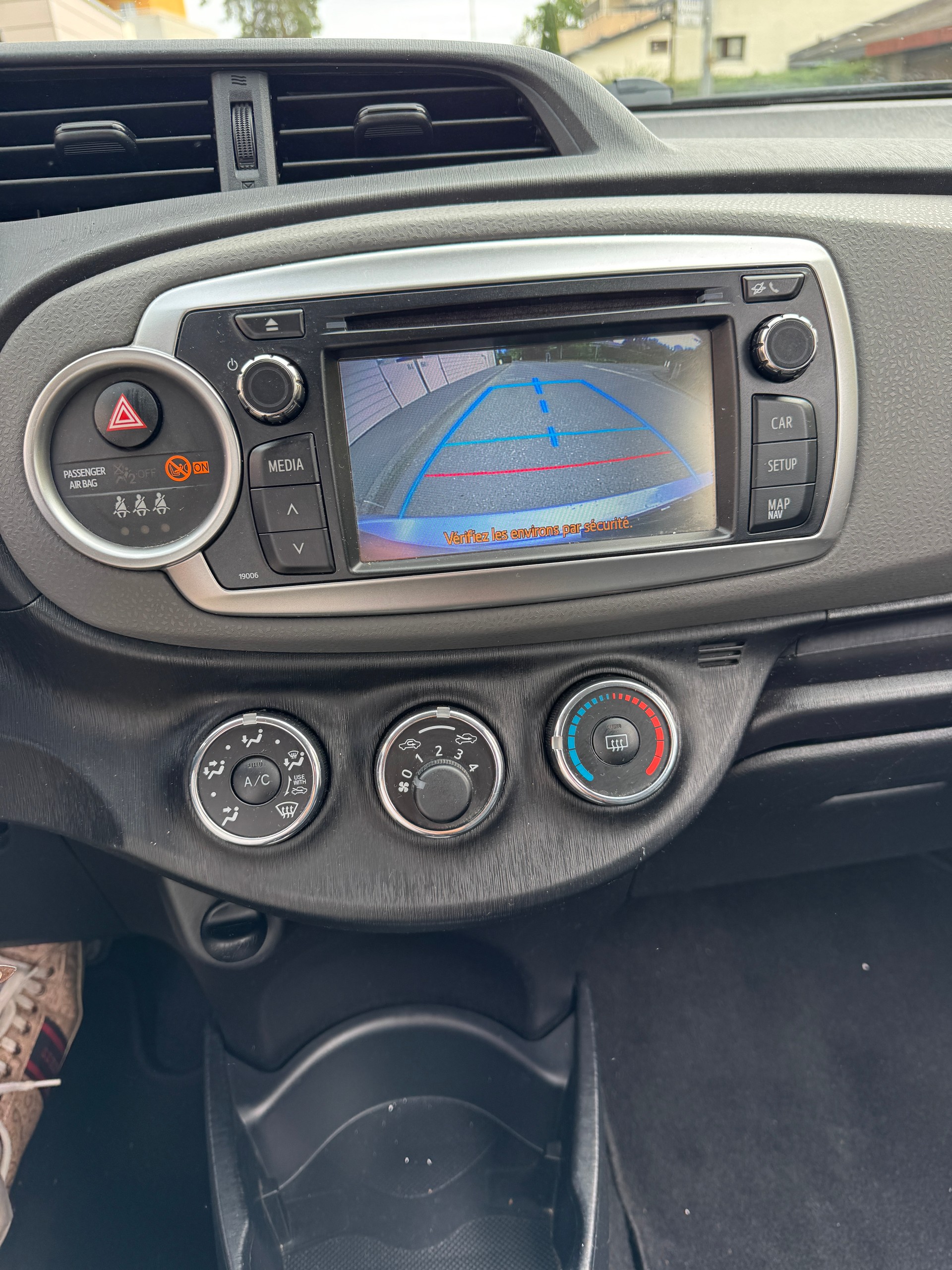TOYOTA Yaris 1.33 Luna Multidrive-image-11
