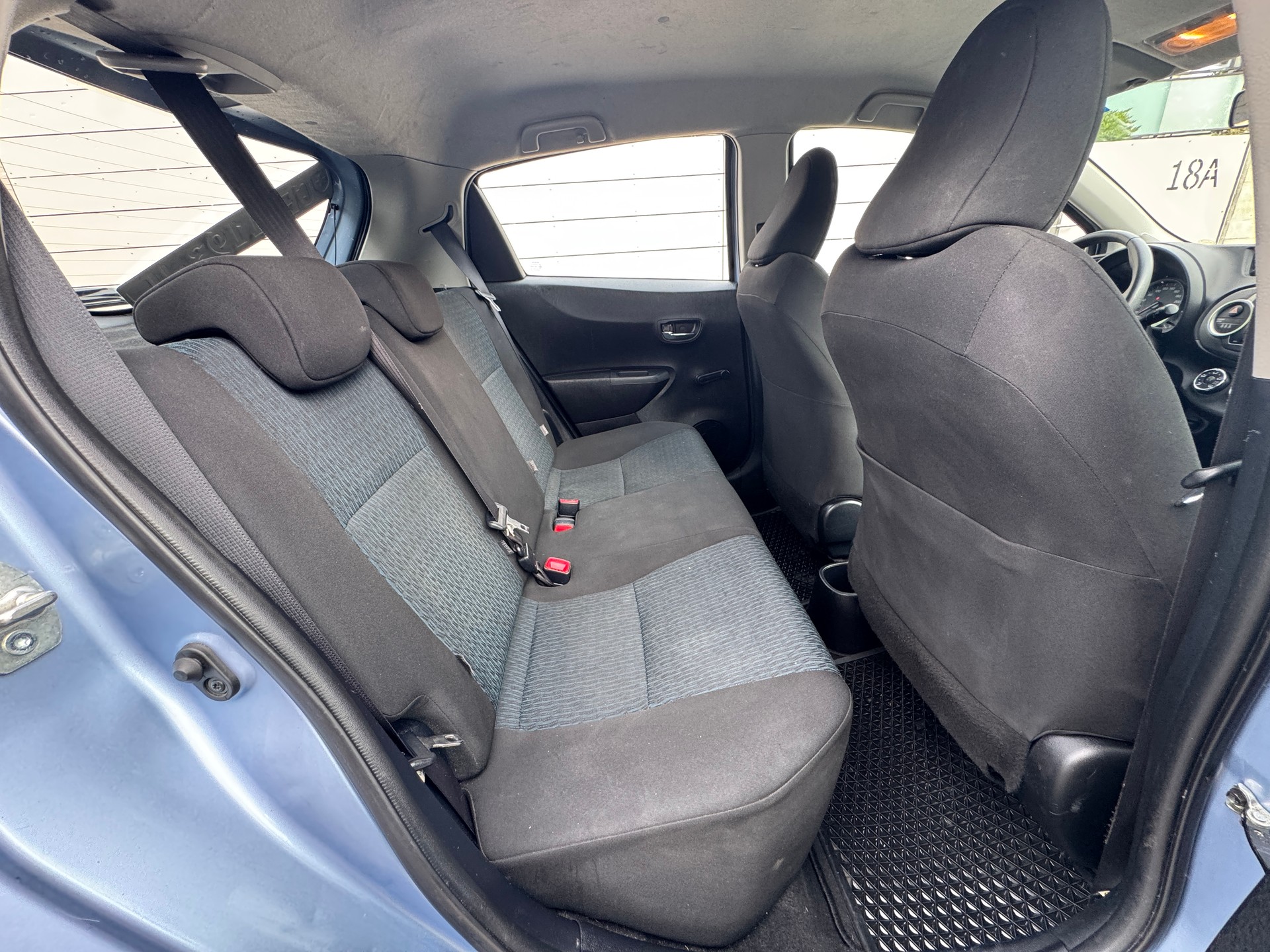 TOYOTA Yaris 1.33 Luna Multidrive-image-8