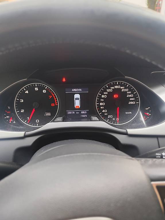 AUDI A4 Avant 2.0 TFSI quattro-image-3