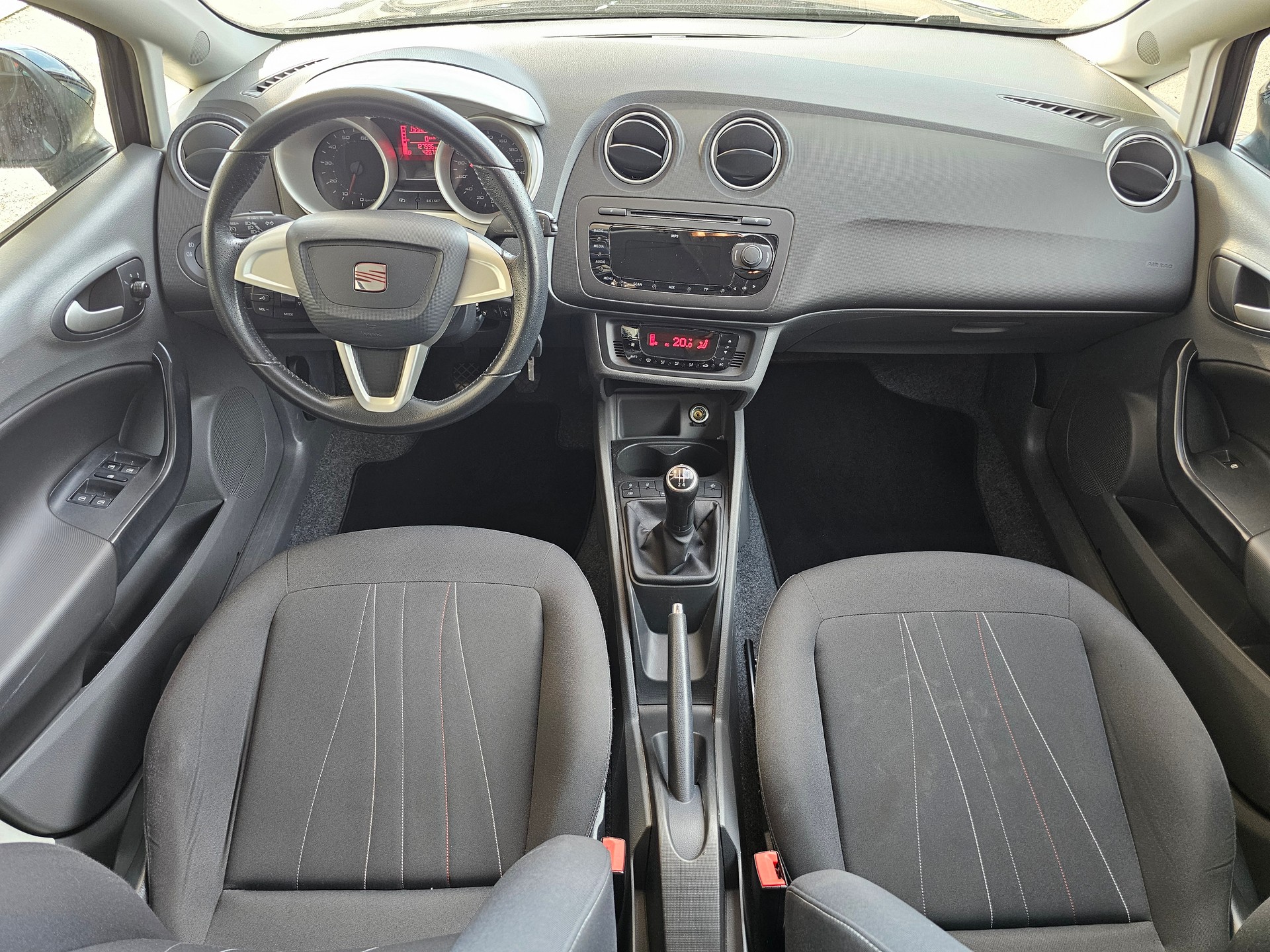 SEAT Ibiza 1.2 TSI Style-image-9