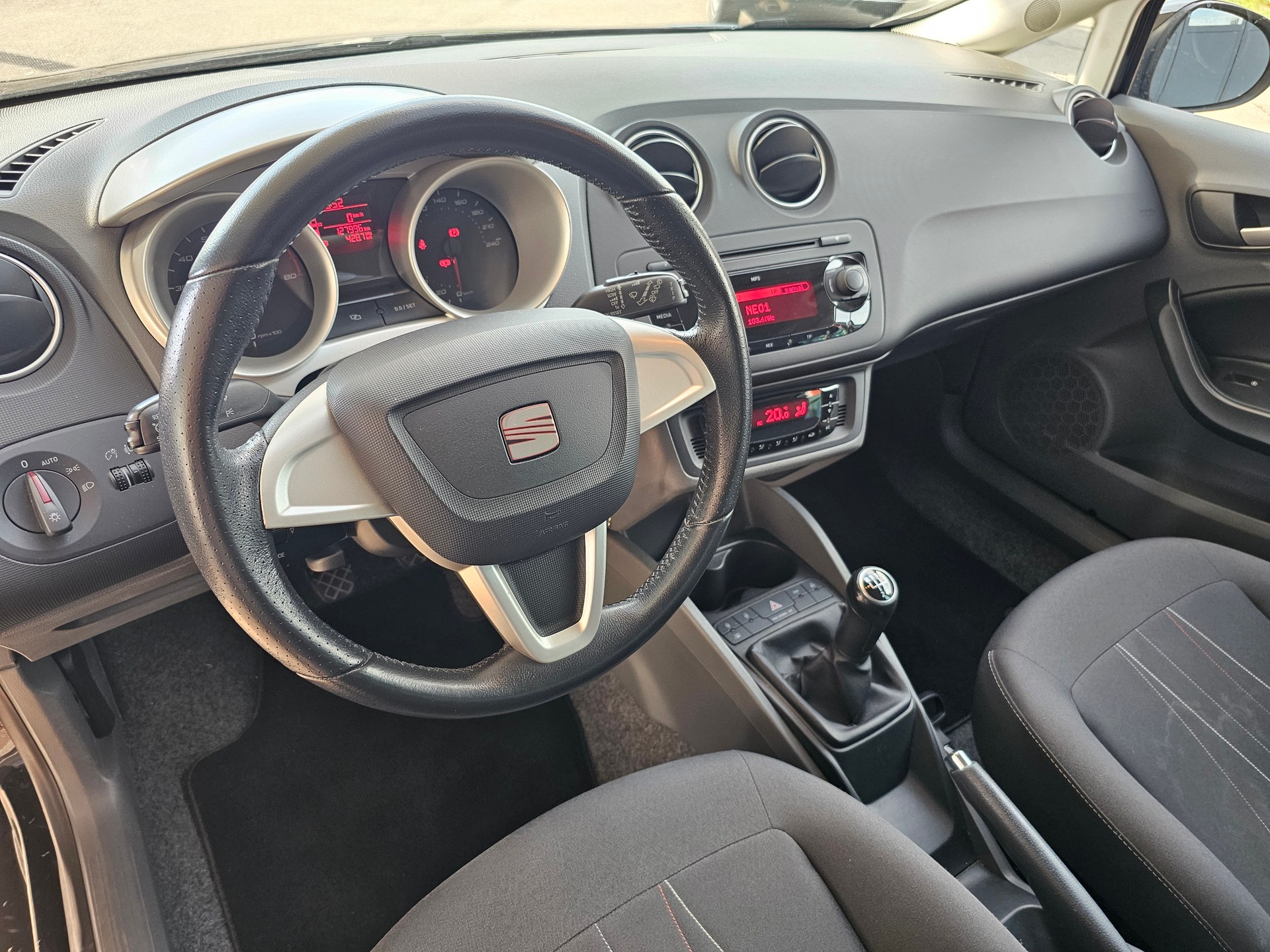SEAT Ibiza 1.2 TSI Style-image-12