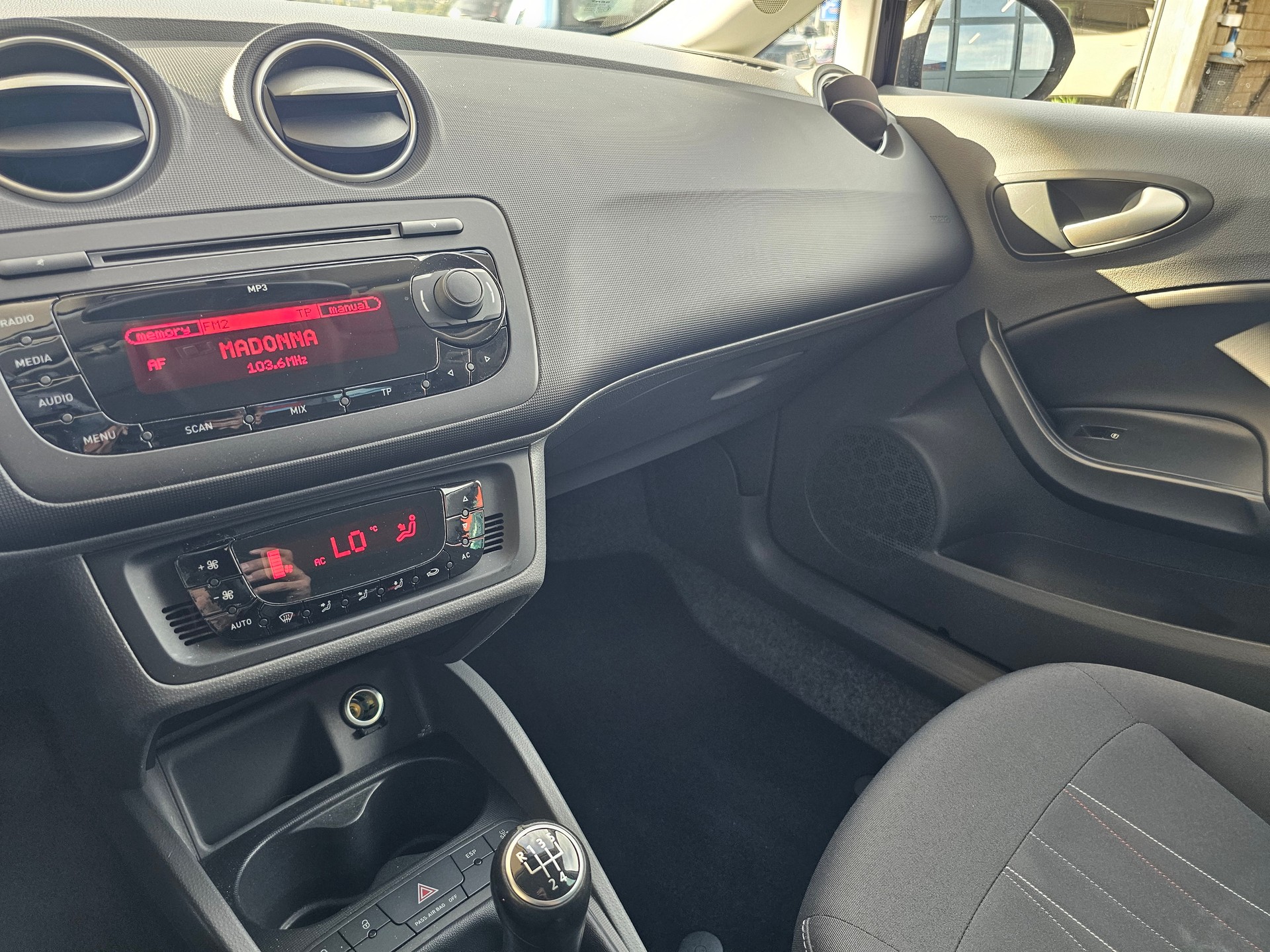 SEAT Ibiza 1.2 TSI Style-image-14