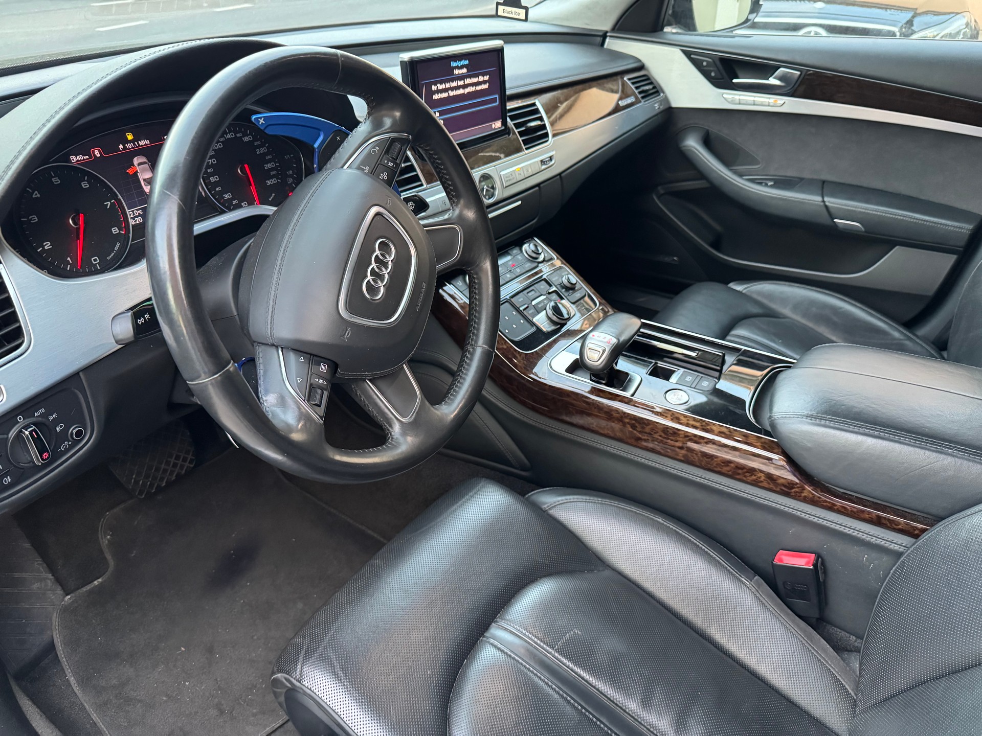 AUDI 4.2 V8 FSI quattro T-Tronic-image-4