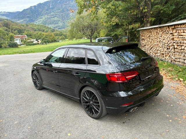 AUDI A3 Sportback 40 TFSI Sport quattro S-tronic-image-2