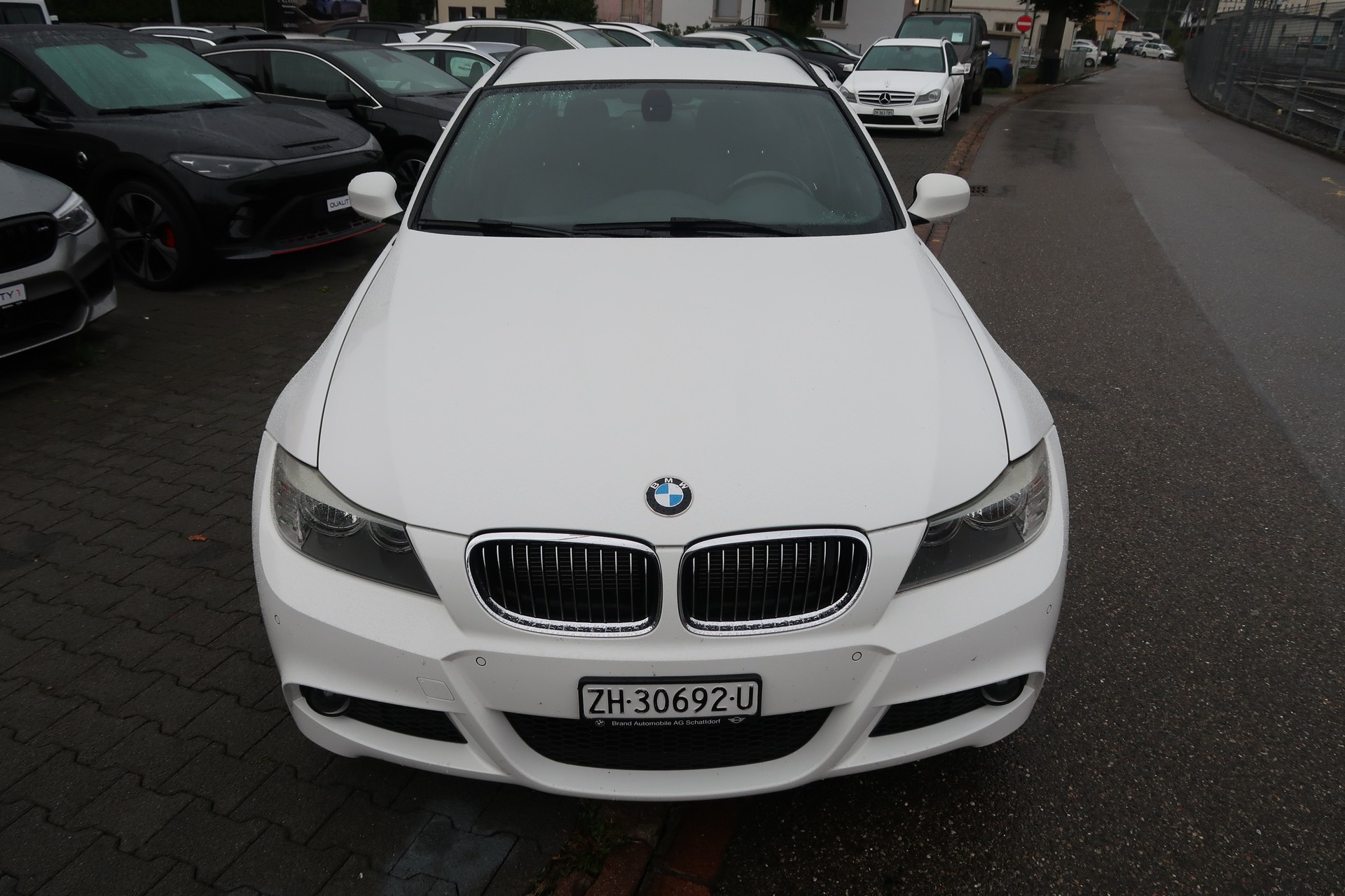 BMW 330i xDrive Touring Steptronic-image-1