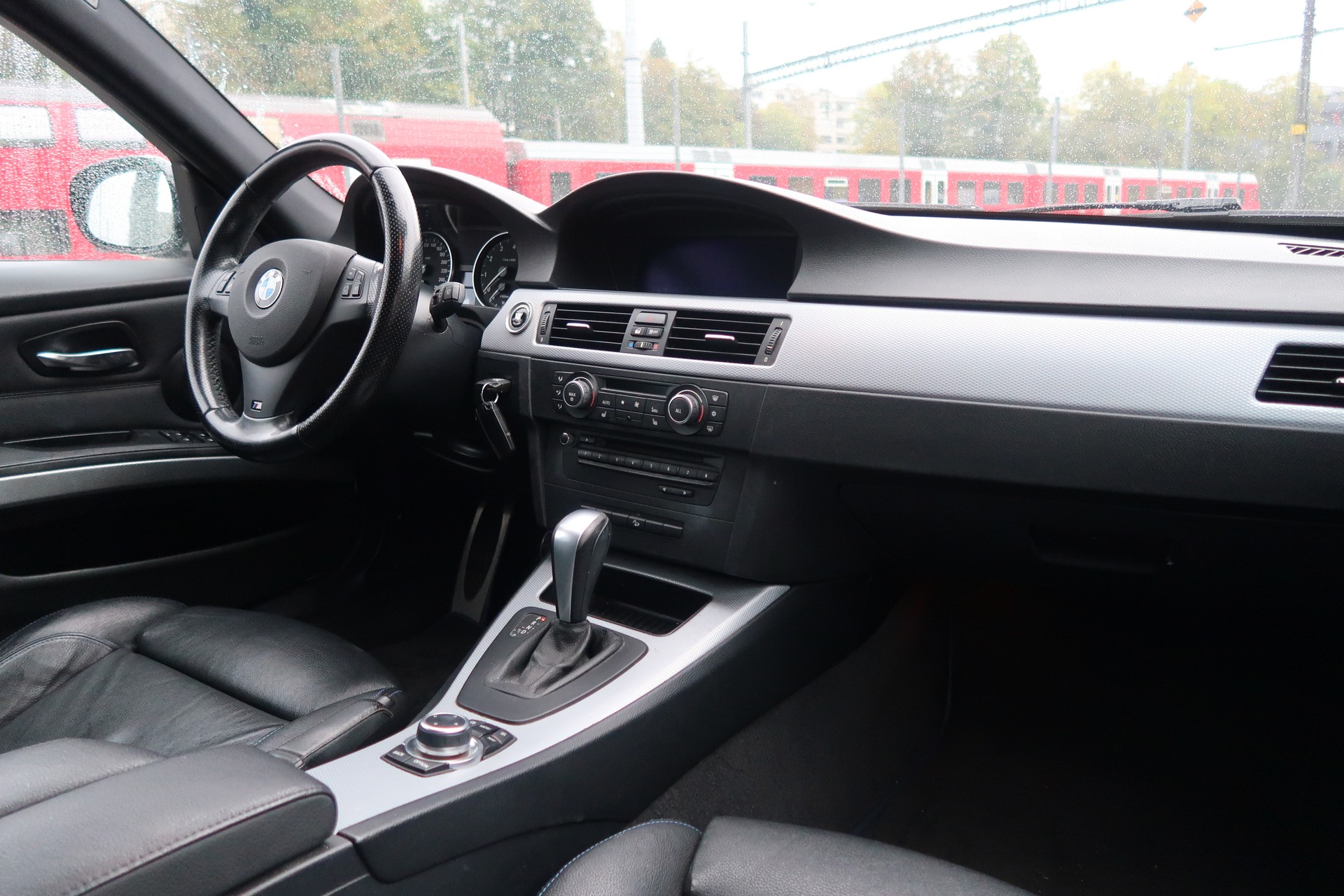 BMW 330i xDrive Touring Steptronic-image-8