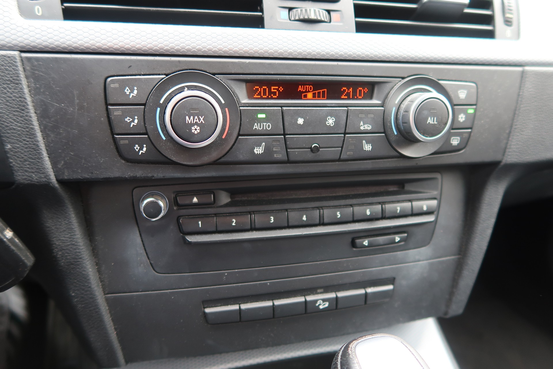 BMW 330i xDrive Touring Steptronic-image-10