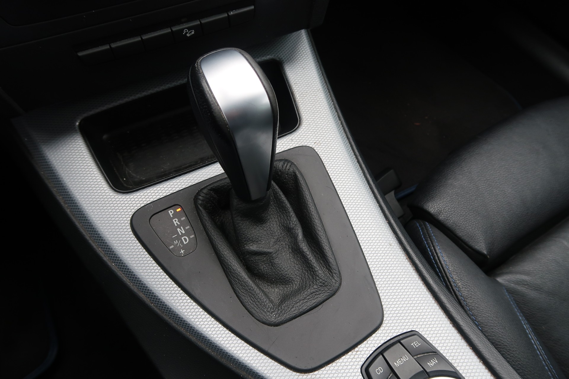 BMW 330i xDrive Touring Steptronic-image-11