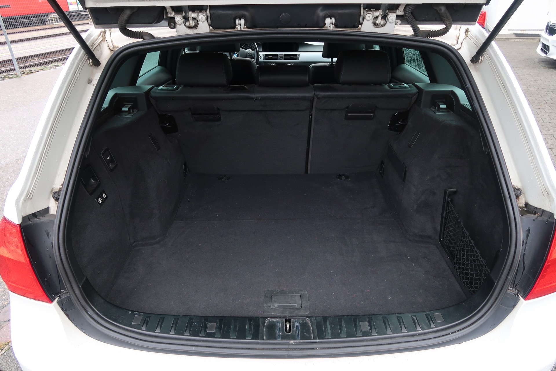 BMW 330i xDrive Touring Steptronic-image-7