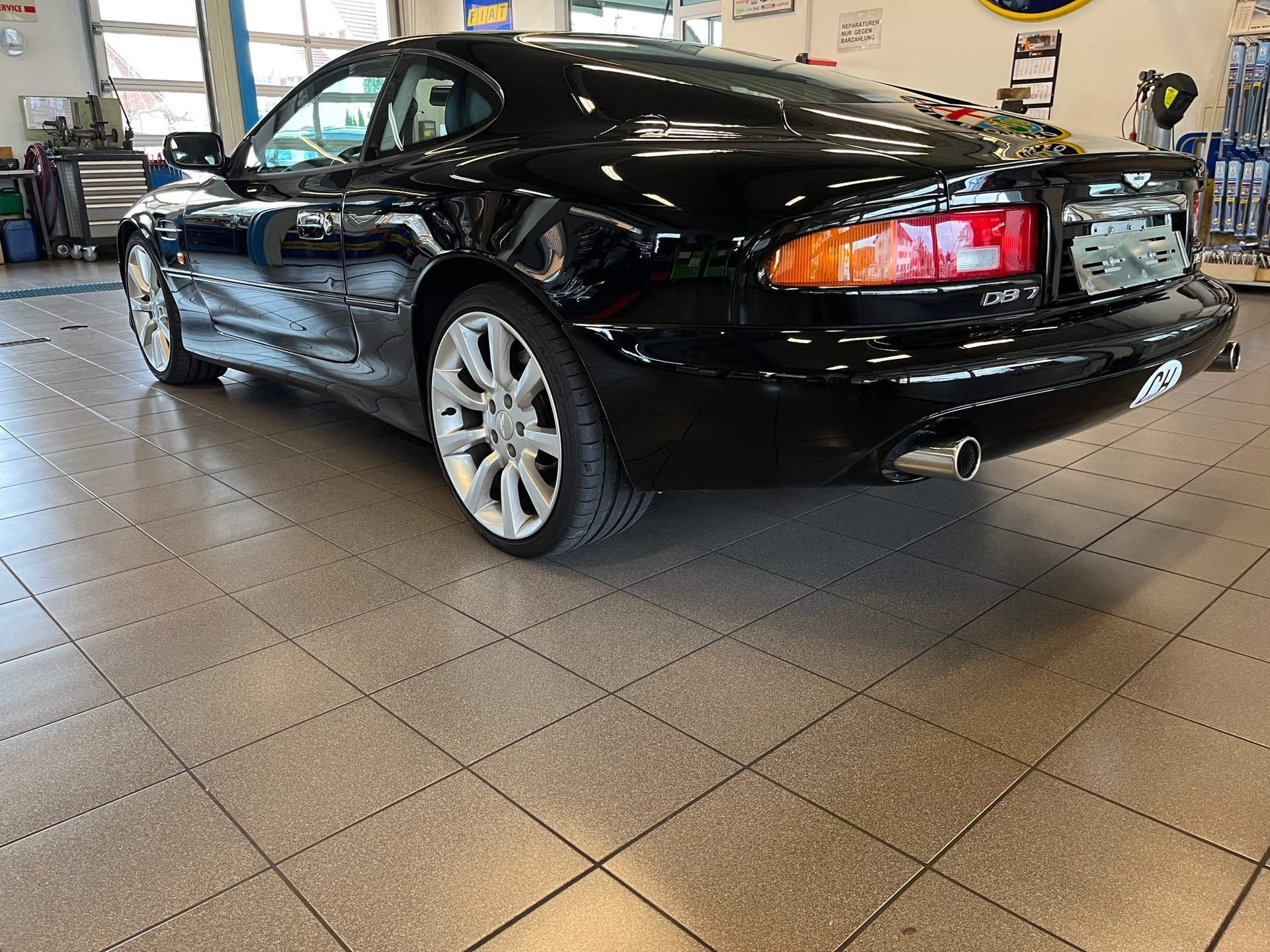 ASTON MARTIN DB7 Vantage-image-7