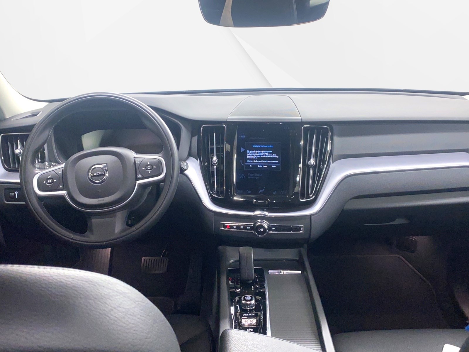 VOLVO XC60 B4 Diesel Mild Hybrid AWD Momentum Geartronic-image-9