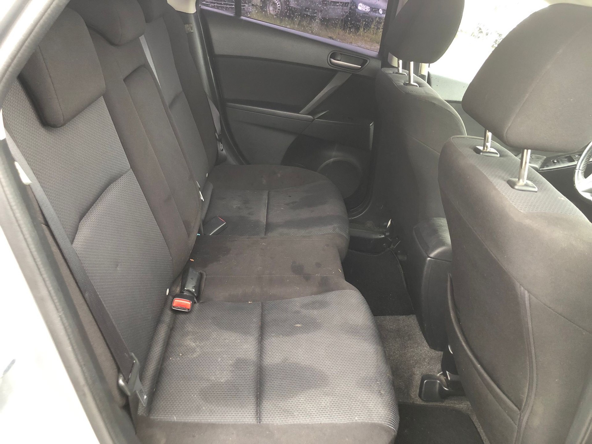 MAZDA 3-image-9
