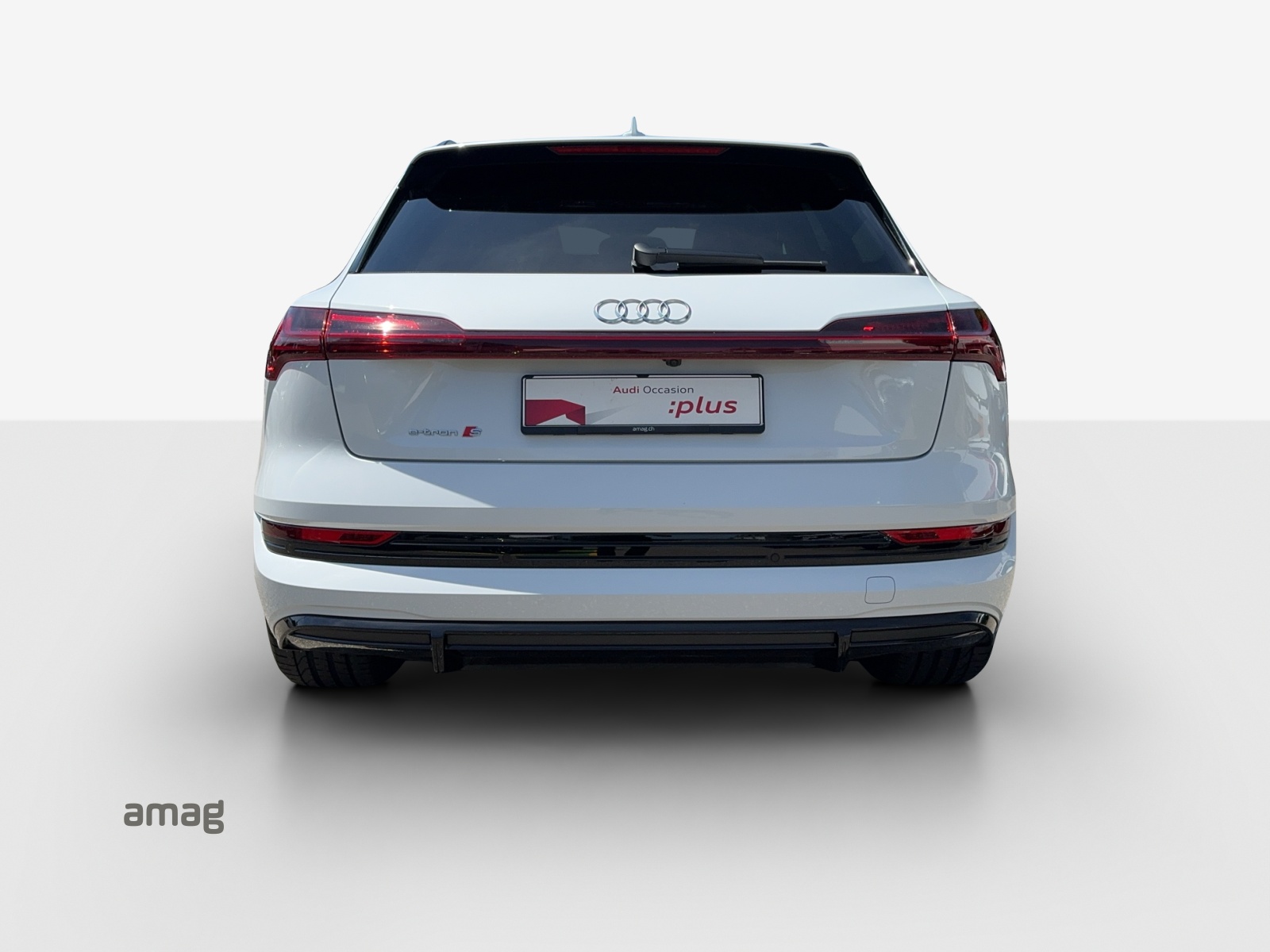 AUDI e-tron S quattro-image-6