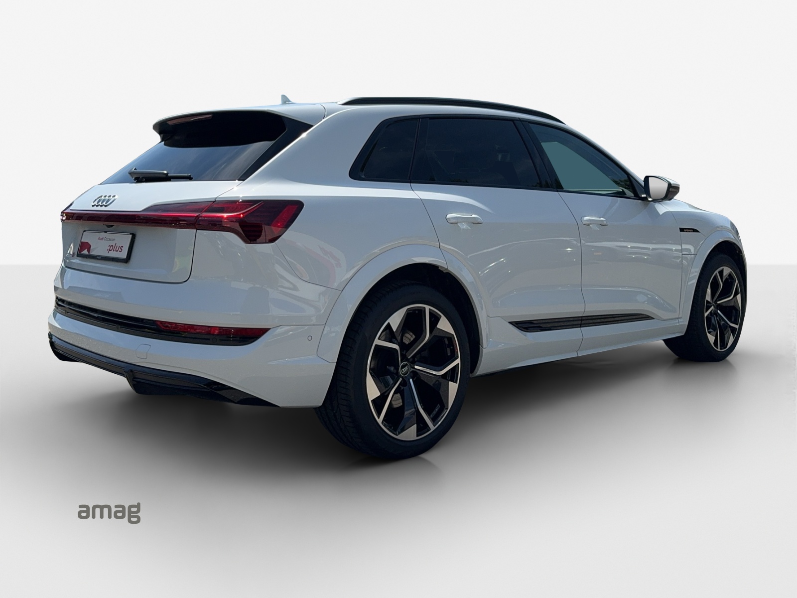 AUDI e-tron S quattro-image-4