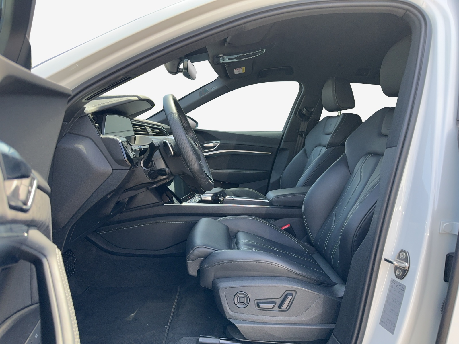 AUDI e-tron S quattro-image-7