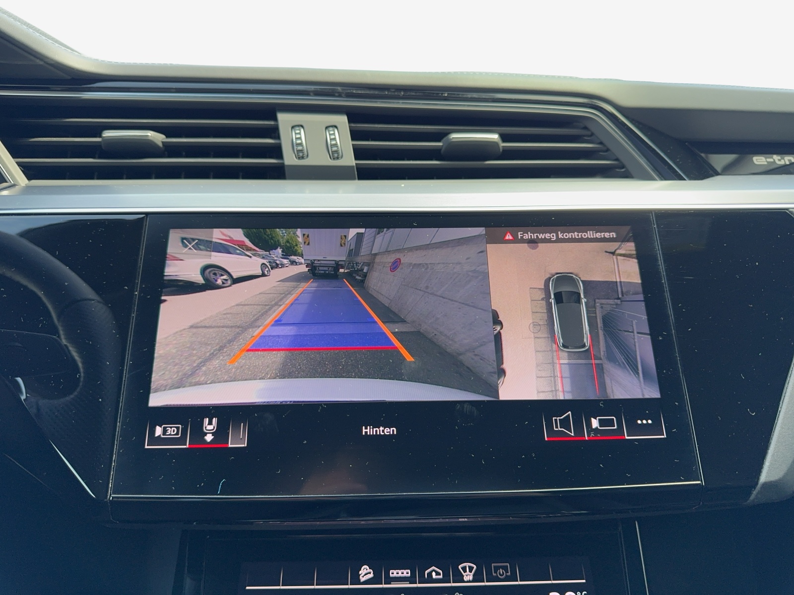 AUDI e-tron S quattro-image-12