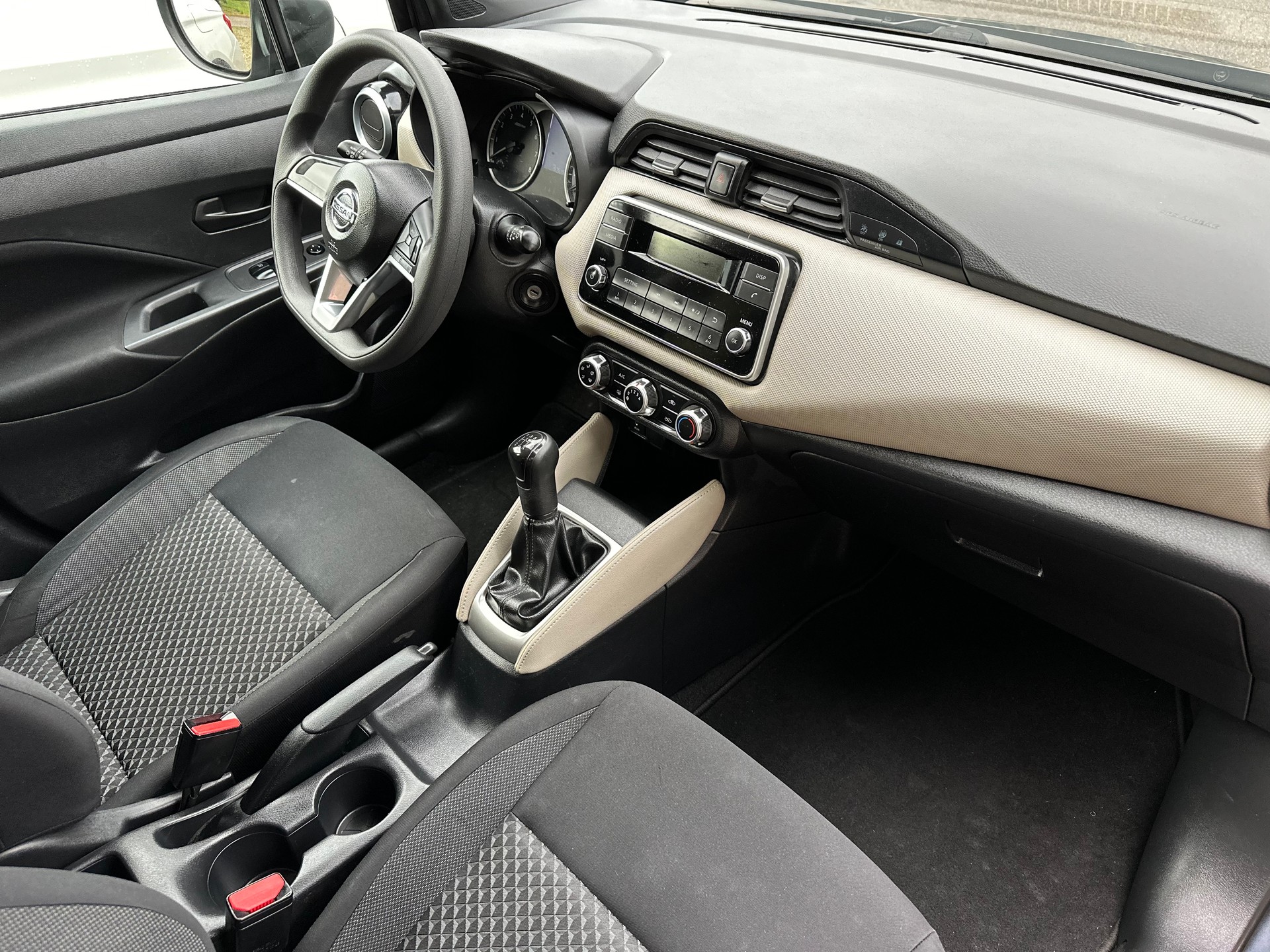 NISSAN Micra 1.0 visia-image-5