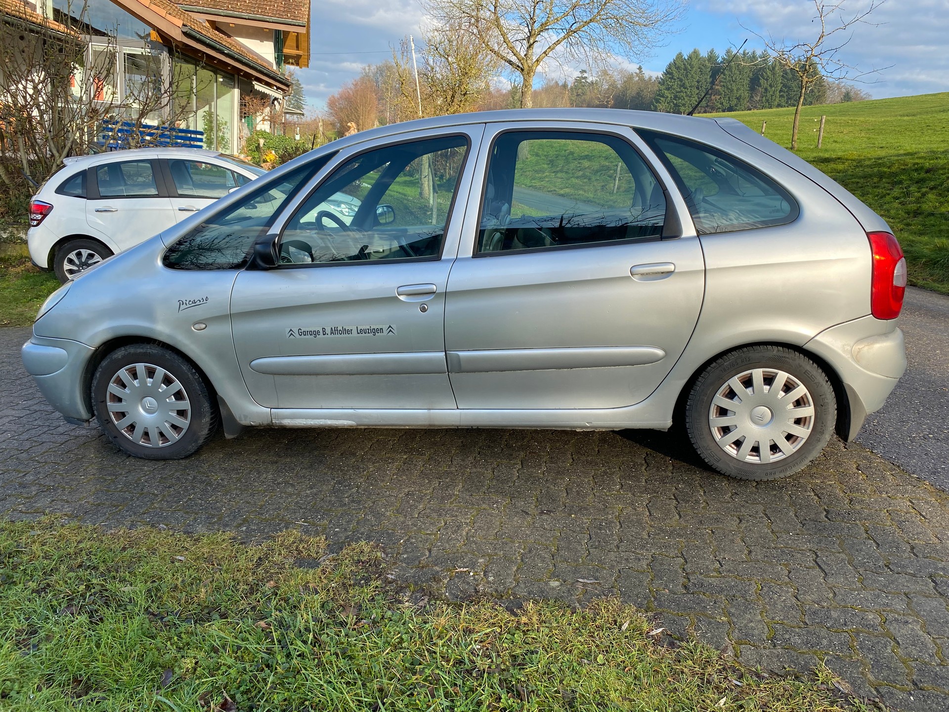 CITROEN Xsara Picasso 2.0i 16V Exclusive Automatic-image-2