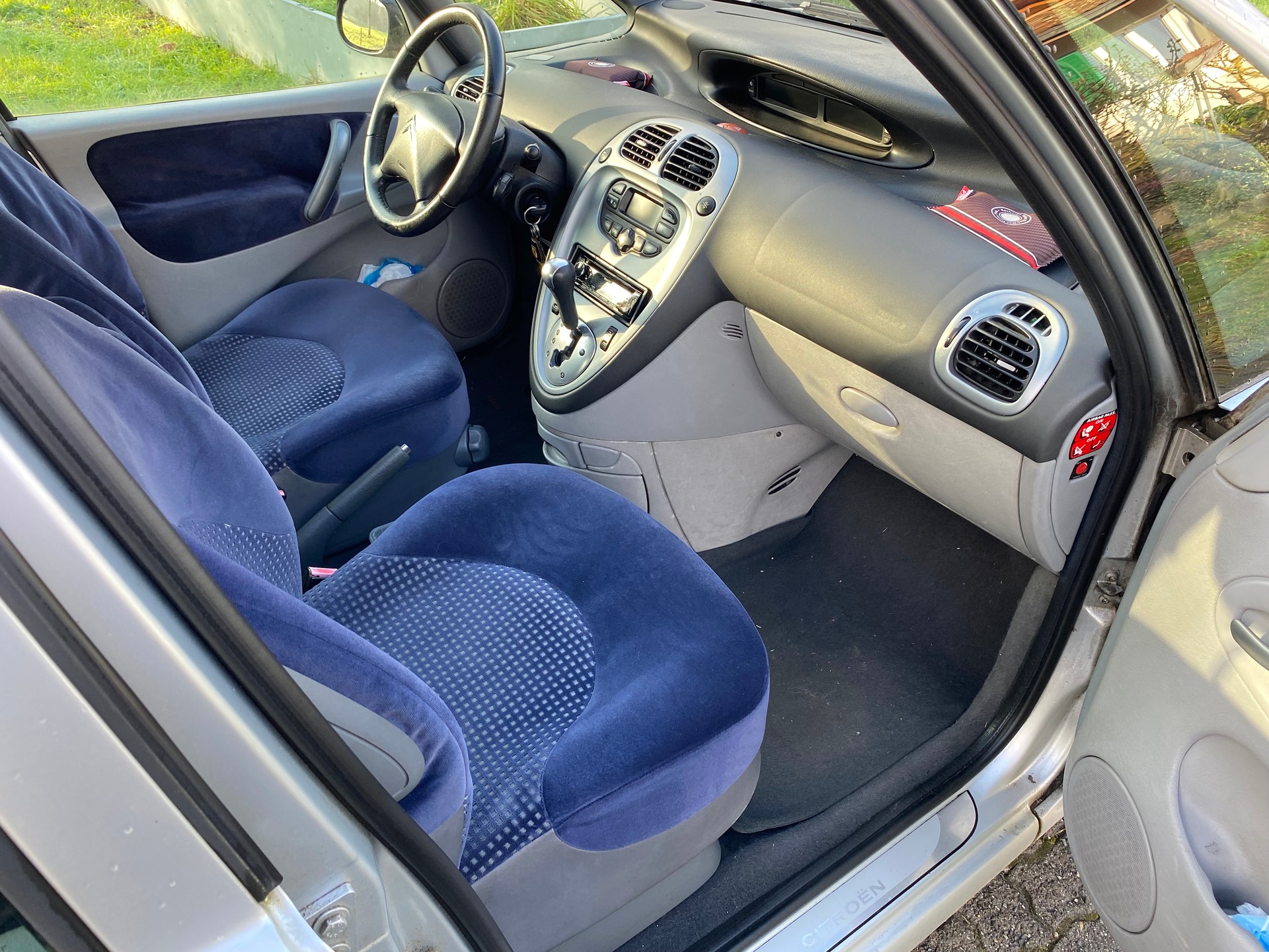 CITROEN Xsara Picasso 2.0i 16V Exclusive Automatic-image-14