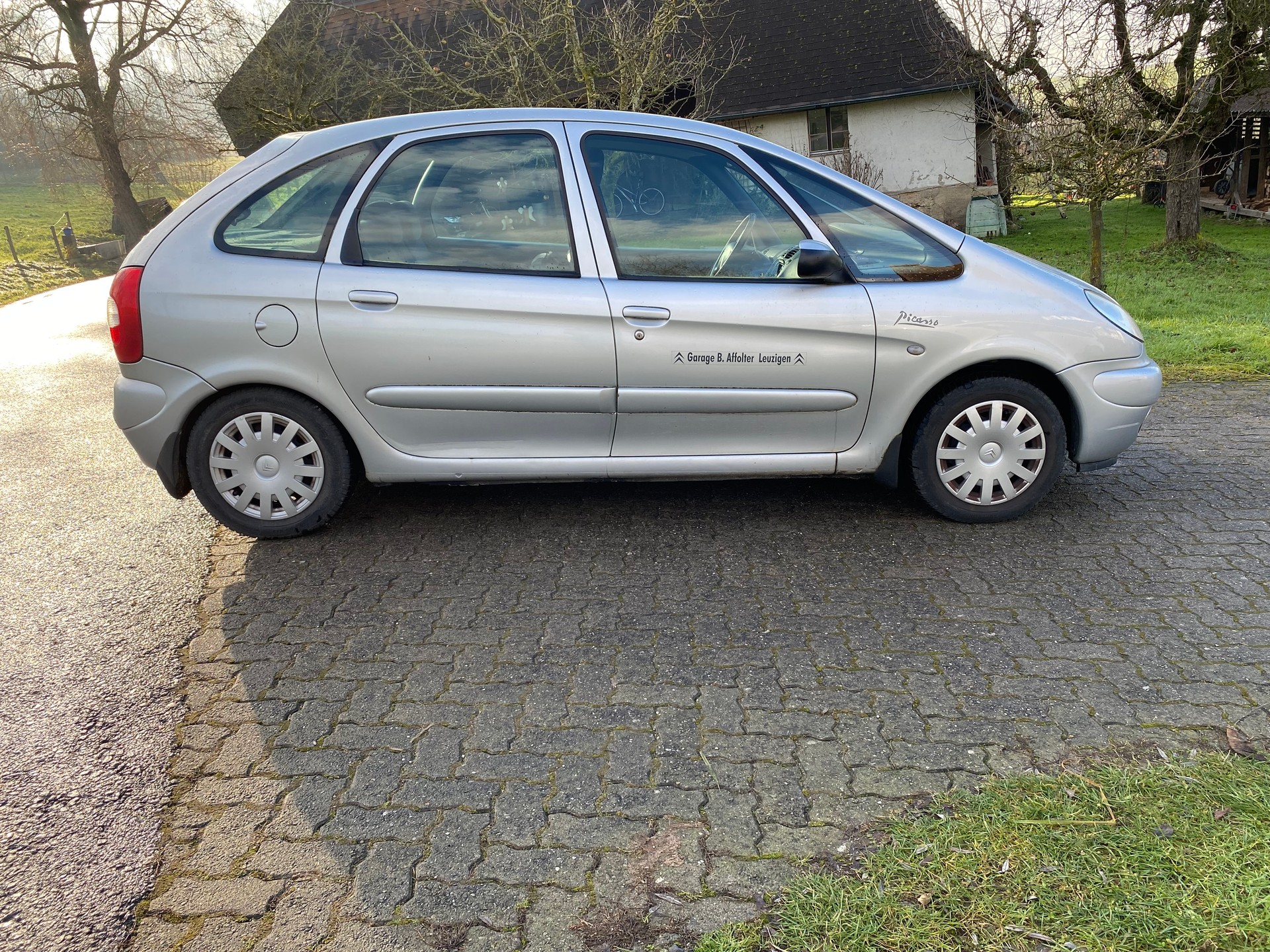 CITROEN Xsara Picasso 2.0i 16V Exclusive Automatic-image-8