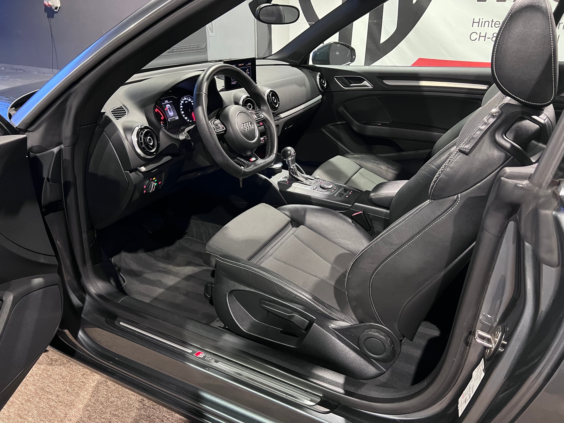 AUDI A3 Cabriolet 2.0 TDI  S-Line  S-tronic-image-14