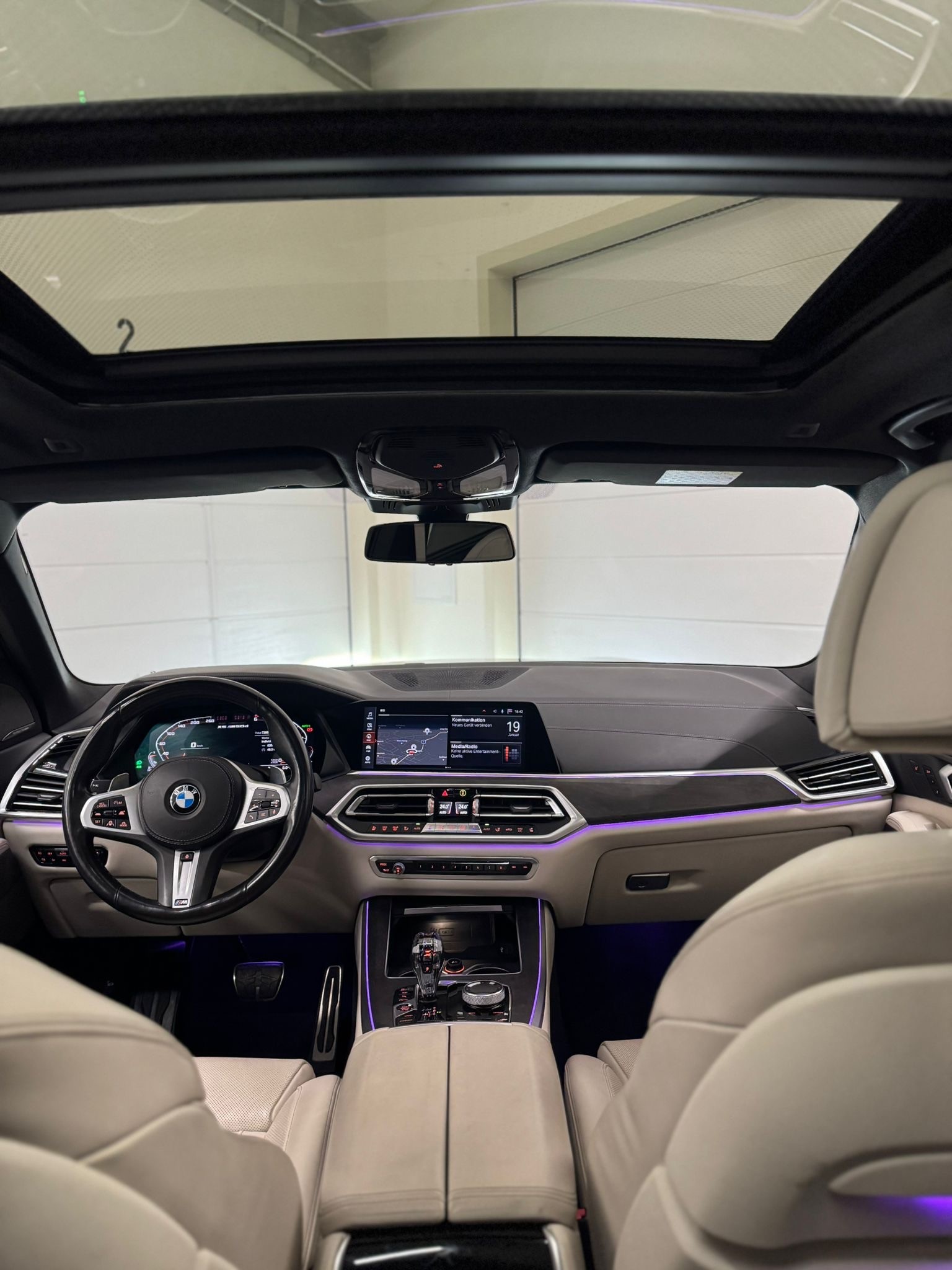 BMW X5 xDrive M50d Steptronic *Night Vision / Softclose / Panorama Sky Lounge / Massagesitze / Aktivlenkung*-image-15