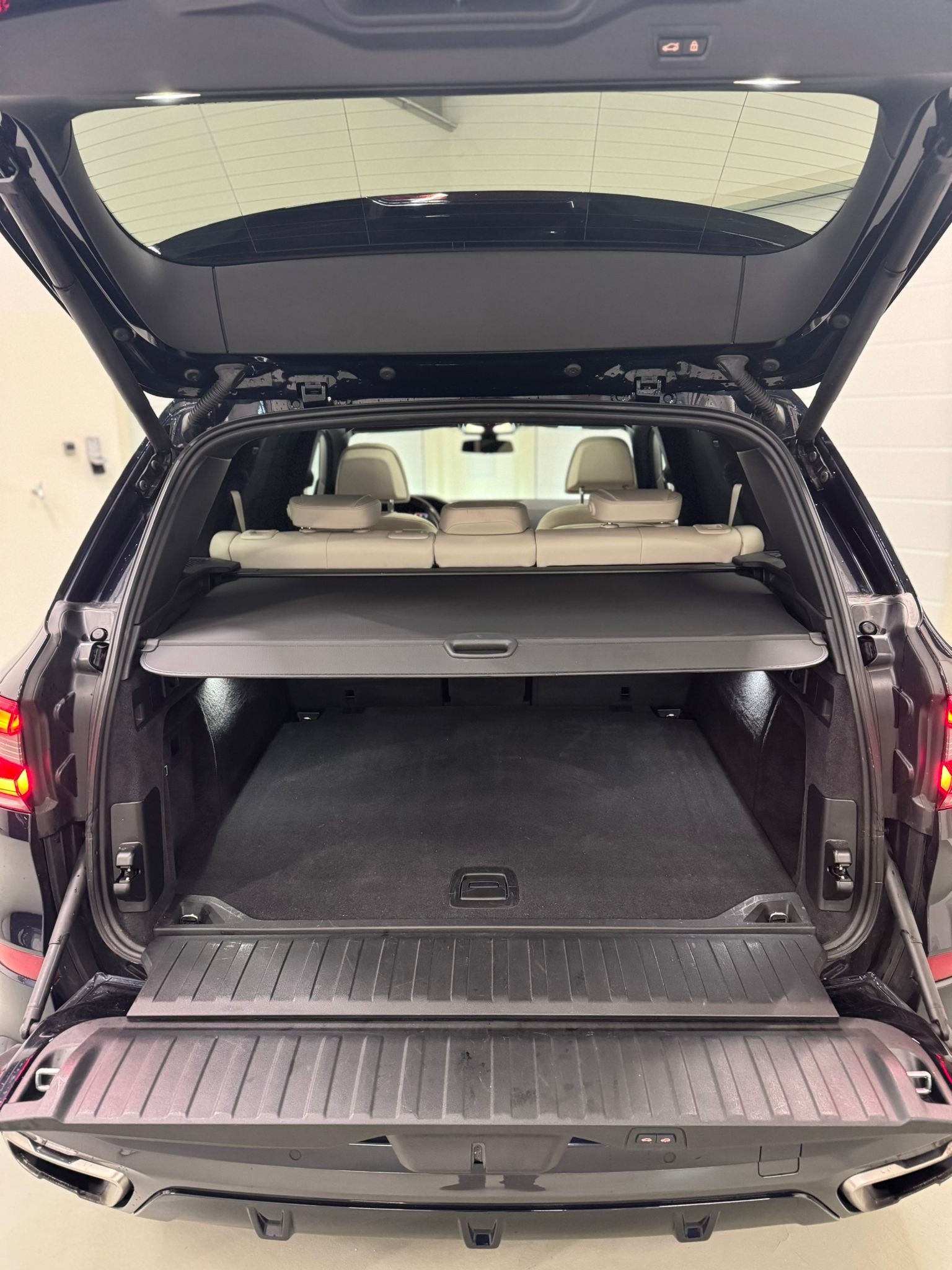 BMW X5 xDrive M50d Steptronic *Night Vision / Softclose / Panorama Sky Lounge / Massagesitze / Aktivlenkung*-image-6