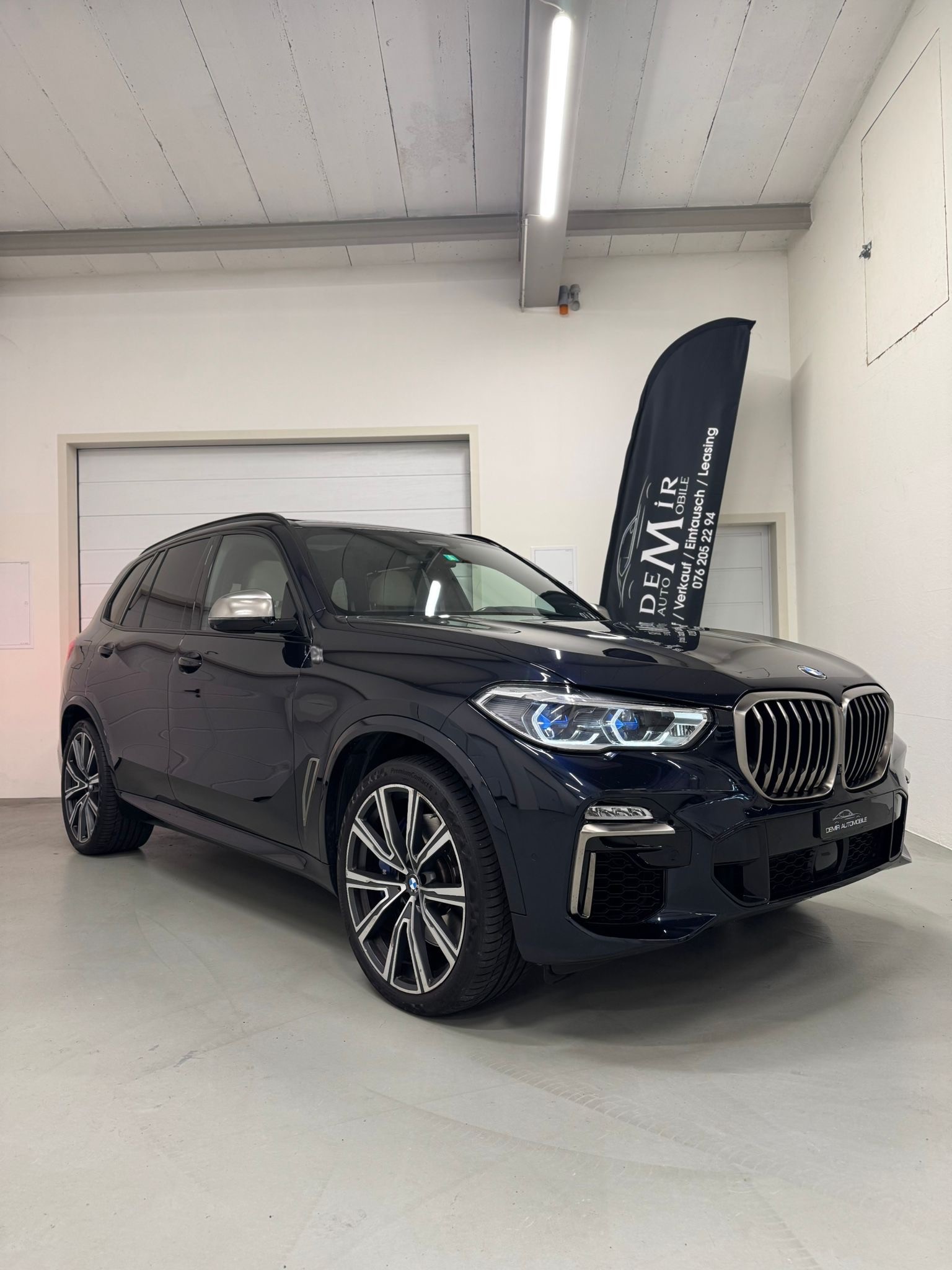 BMW X5 xDrive M50d Steptronic *Night Vision / Softclose / Panorama Sky Lounge / Massagesitze / Aktivlenkung*-image-2