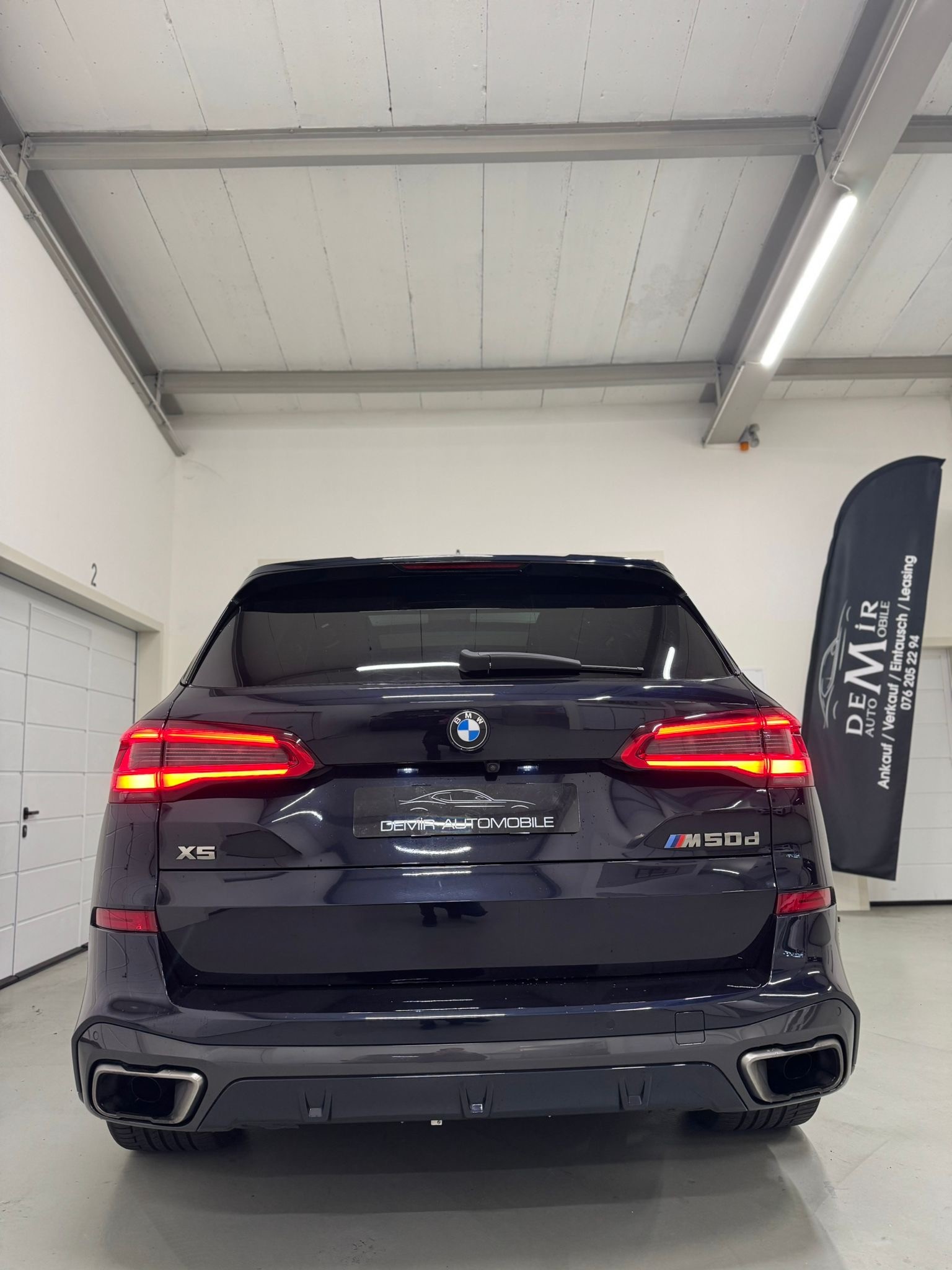 BMW X5 xDrive M50d Steptronic *Night Vision / Softclose / Panorama Sky Lounge / Massagesitze / Aktivlenkung*-image-4