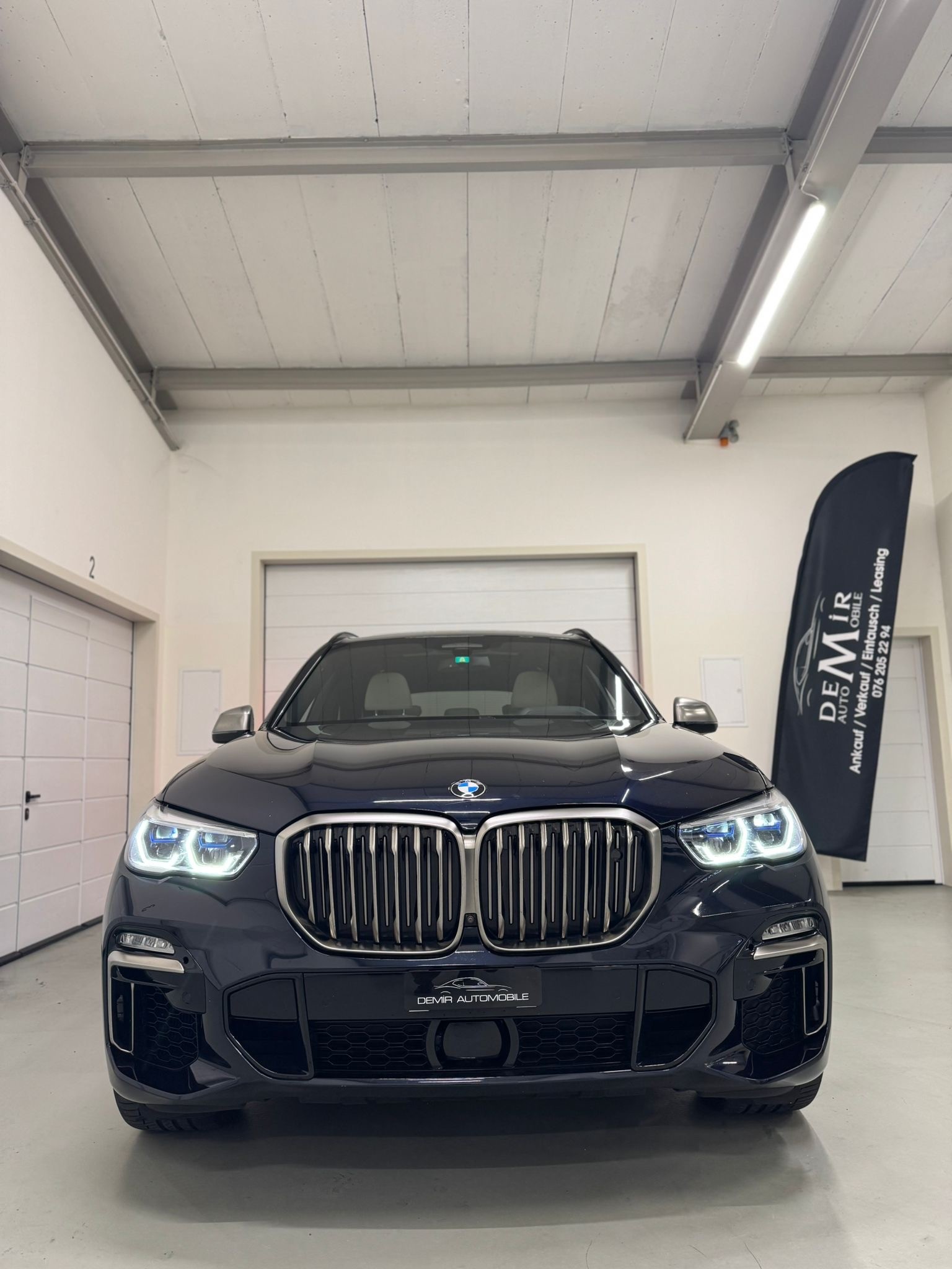 BMW X5 xDrive M50d Steptronic *Night Vision / Softclose / Panorama Sky Lounge / Massagesitze / Aktivlenkung*-image-1