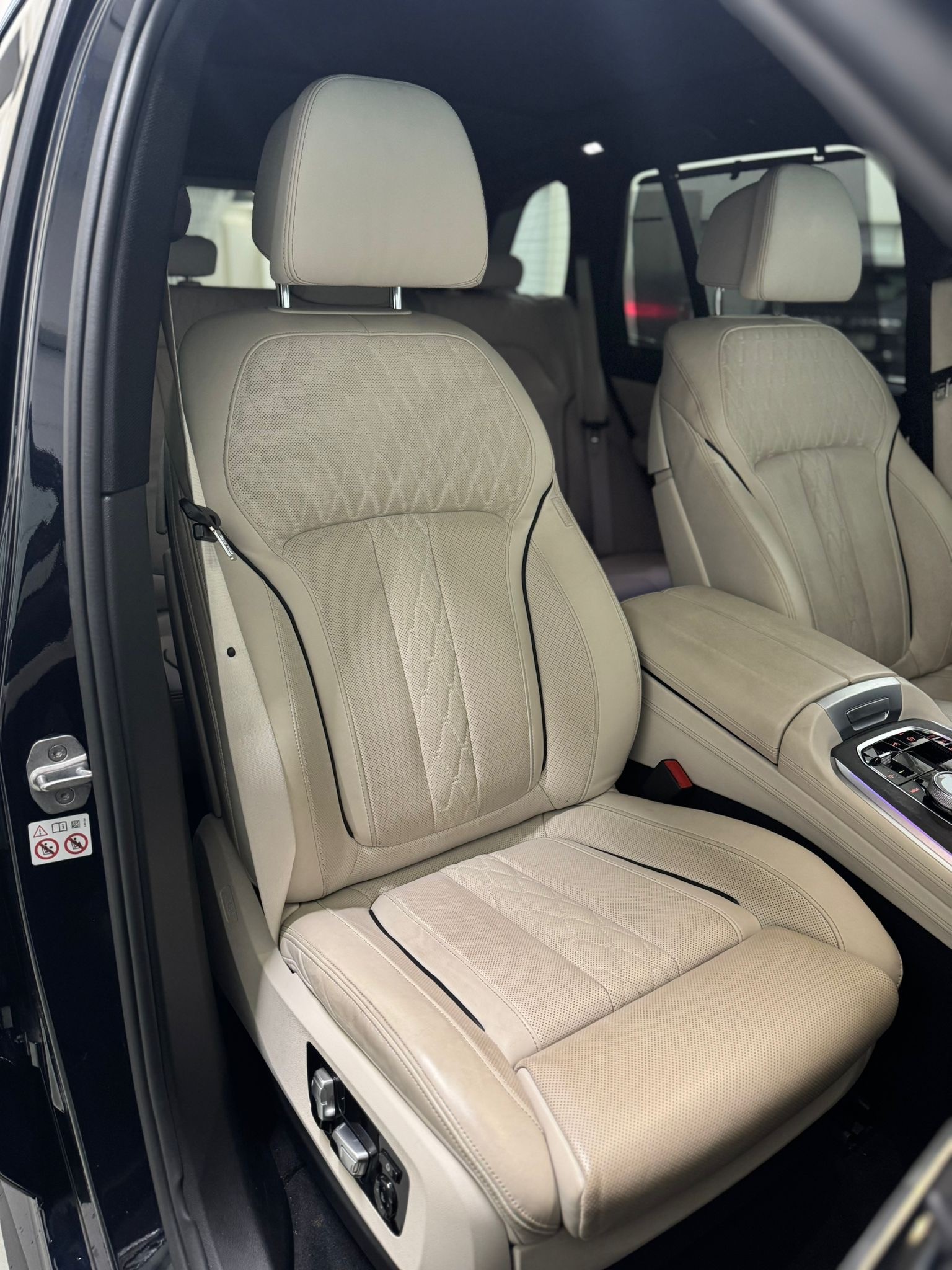 BMW X5 xDrive M50d Steptronic *Night Vision / Softclose / Panorama Sky Lounge / Massagesitze / Aktivlenkung*-image-11