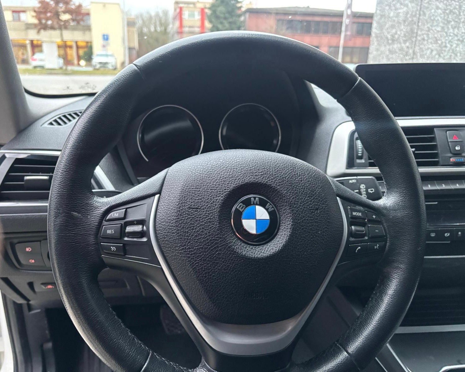 BMW 118i Steptronic-image-15