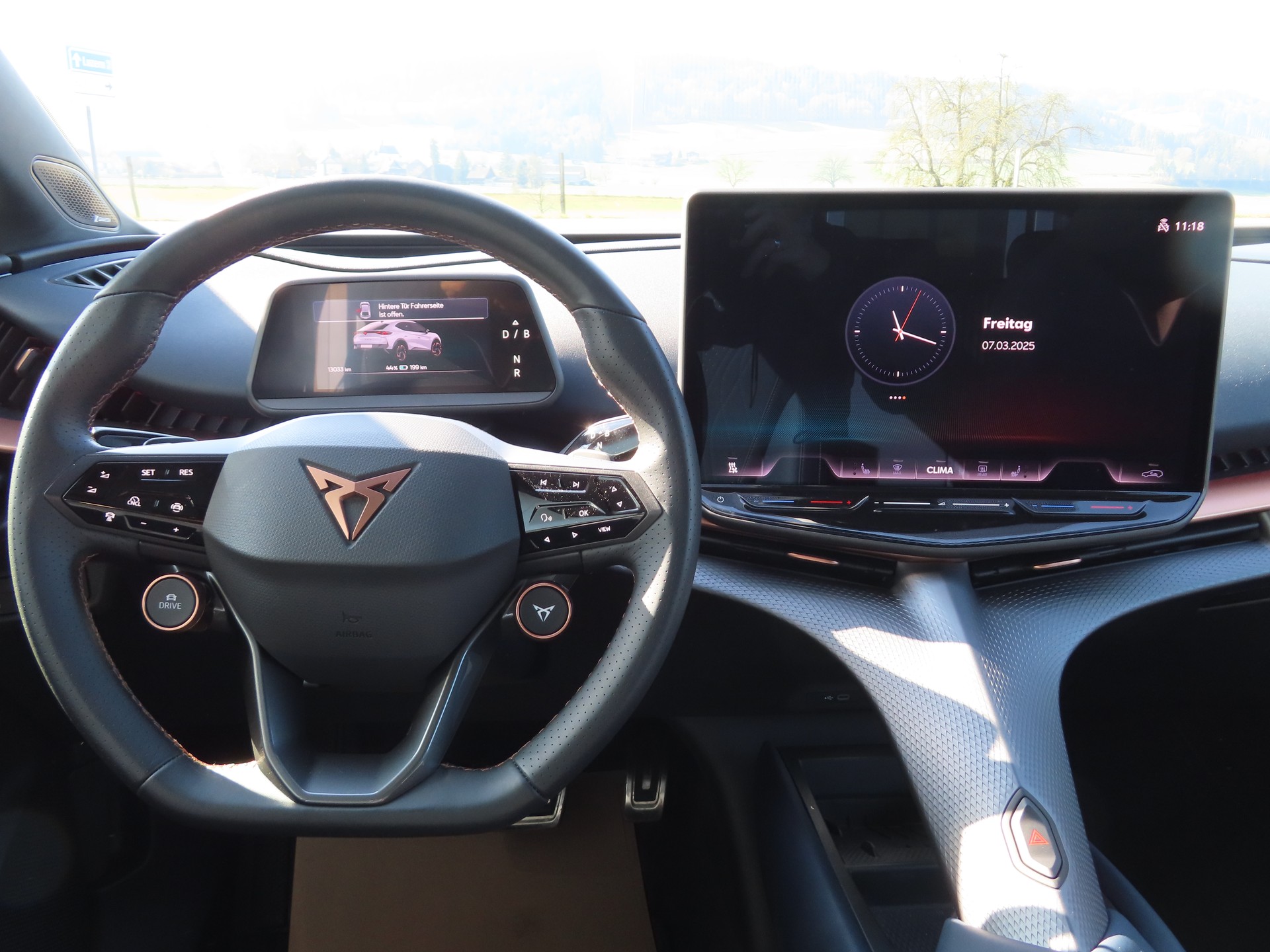 CUPRA Tavascan Type 9 77 kWh VZ Adrenaline-image-11