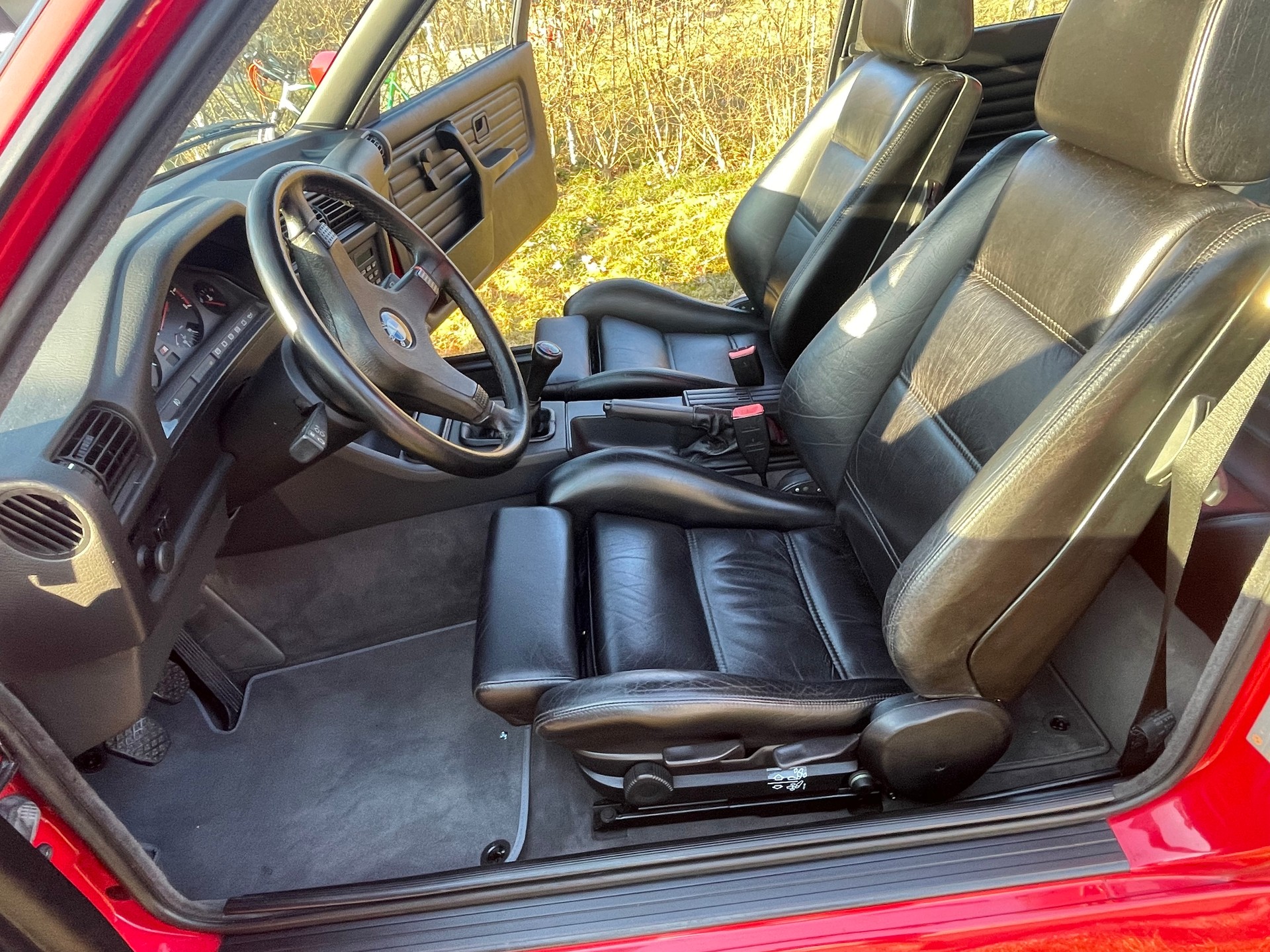 BMW E30-image-5