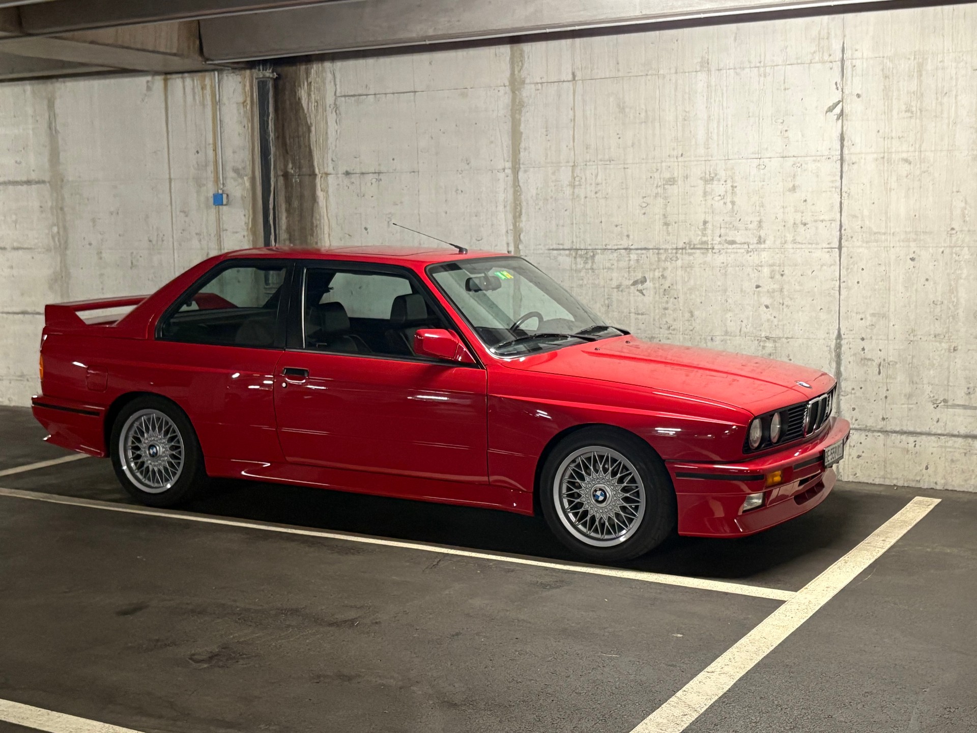 BMW E30-image-1