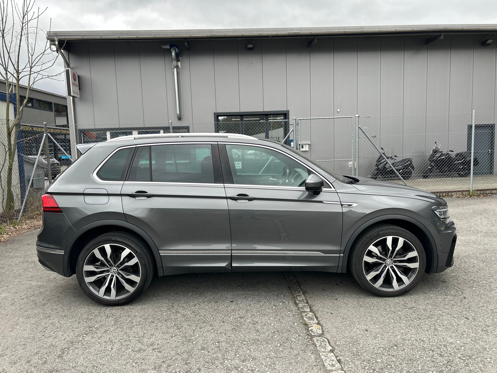 VW Tiguan 2.0TSI R-Line 4Motion DSG-image-6