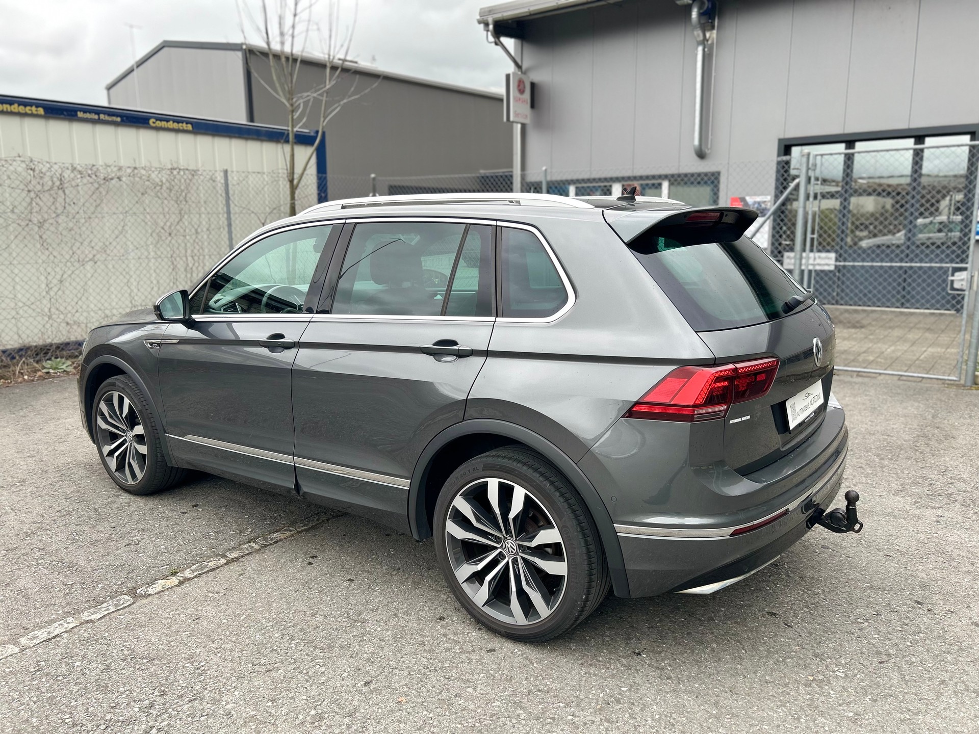 VW Tiguan 2.0TSI R-Line 4Motion DSG-image-3