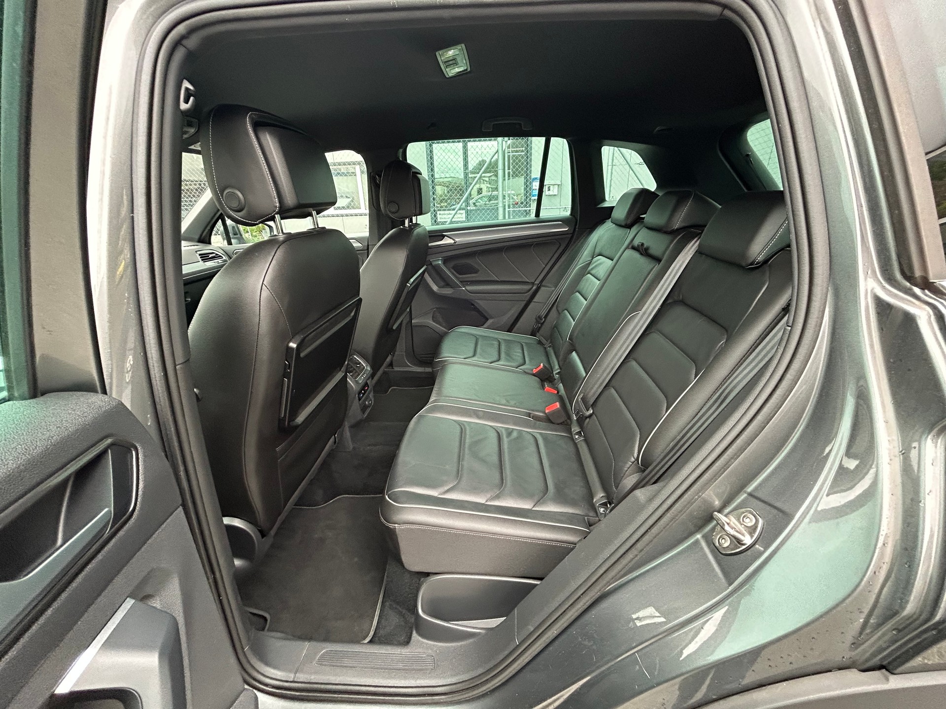 VW Tiguan 2.0TSI R-Line 4Motion DSG-image-12