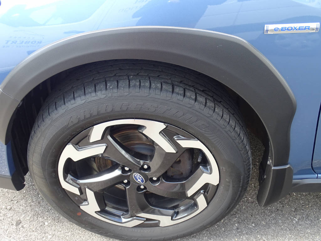 SUBARU XV 2.0i e-Boxer Blue Edition-image-1