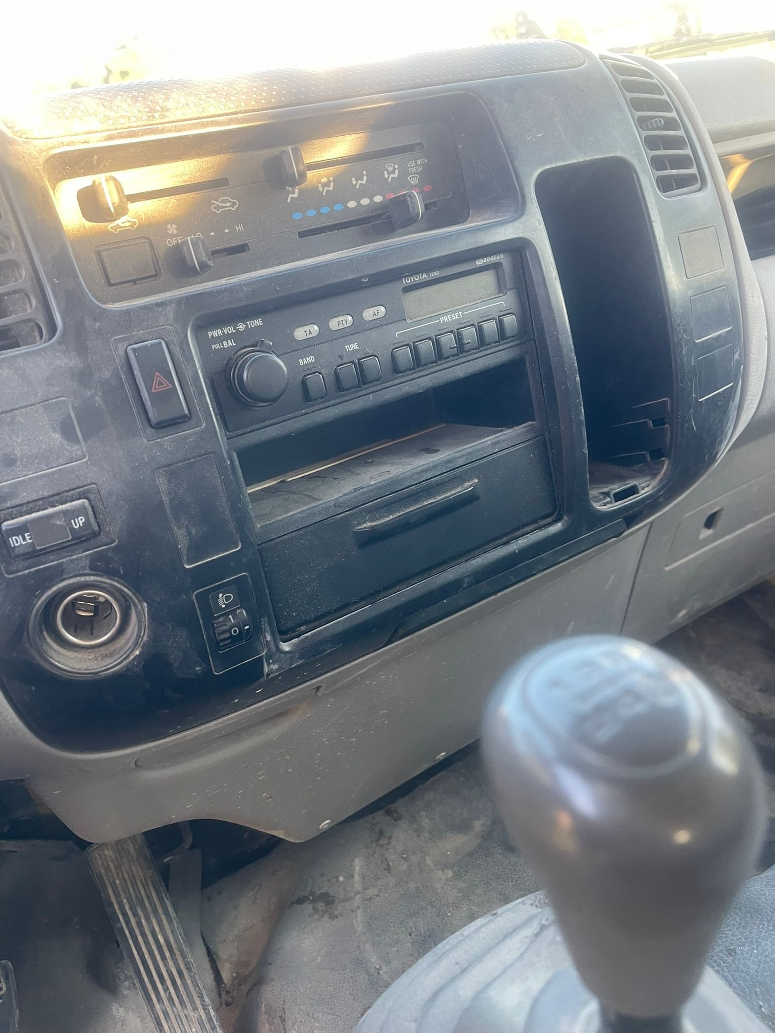 TOYOTA Dyna 100 3.0 D-4D-image-6