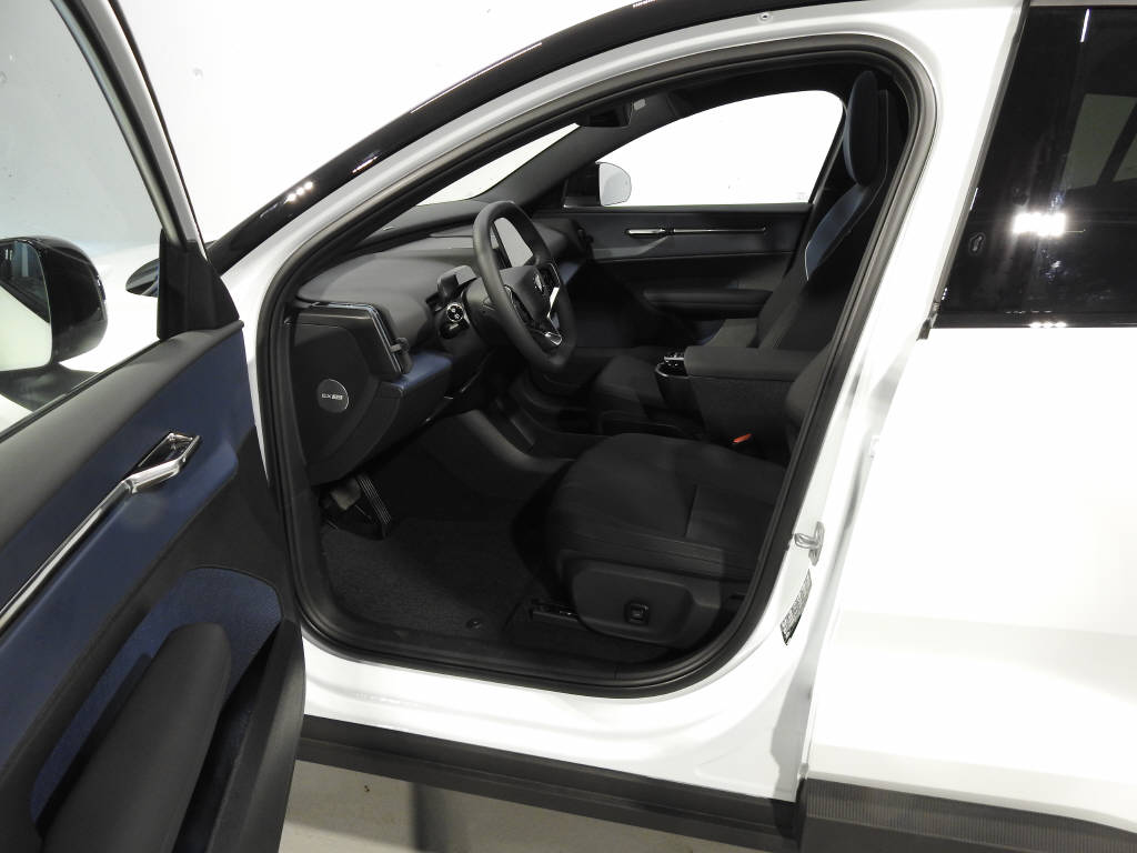 VOLVO EX 30 CC E60 Twin Performance AWD-image-9
