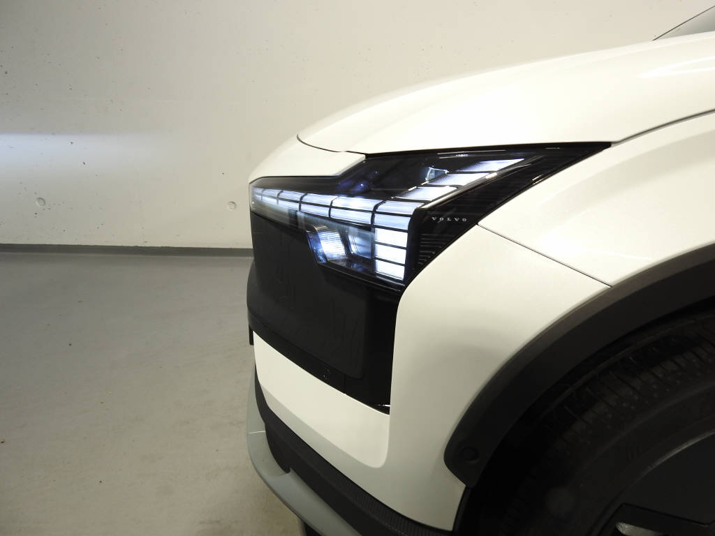 VOLVO EX 30 CC E60 Twin Performance AWD-image-13