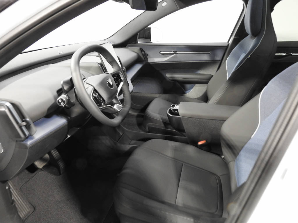 VOLVO EX 30 CC E60 Twin Performance AWD-image-10
