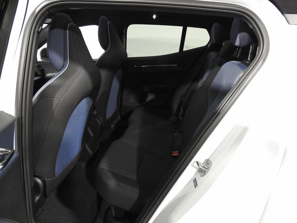 VOLVO EX 30 CC E60 Twin Performance AWD-image-11