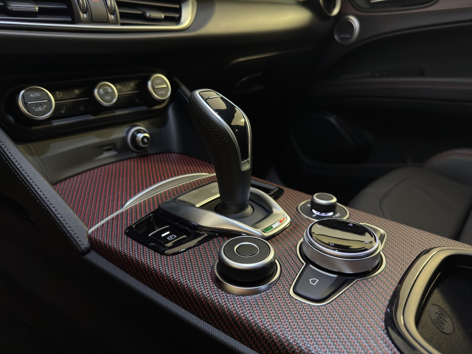 ALFA ROMEO STELVIO SUPERSPORT 2.9 V6 Biturbo Q4 Q-image-12