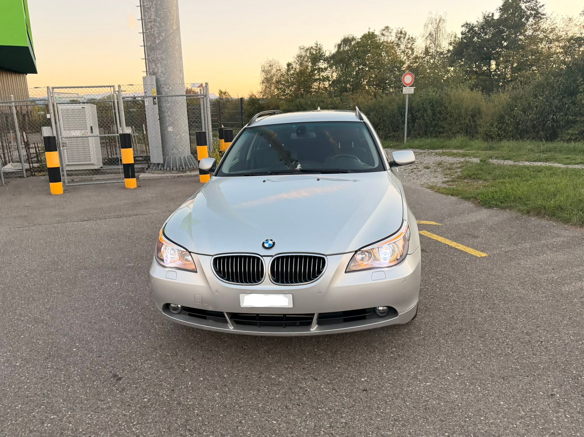 BMW 530xi Touring-image-0