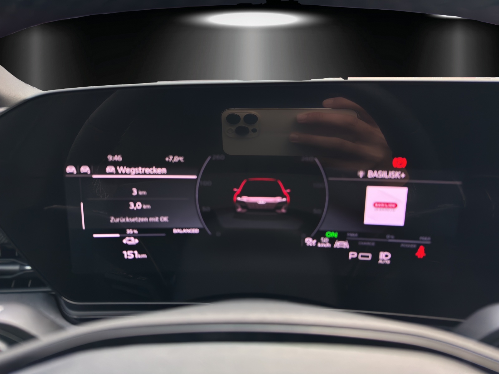 AUDI A6 Avant e-tron quattro-image-12