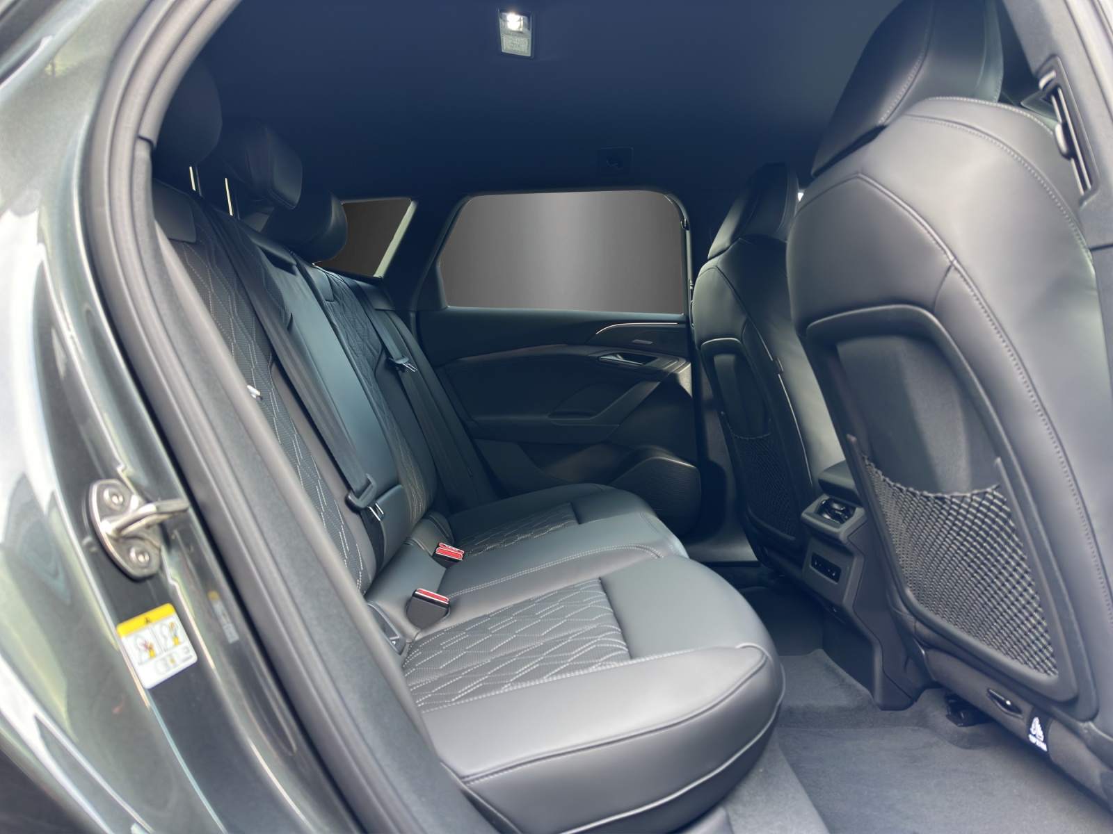 AUDI A6 Avant e-tron quattro-image-7