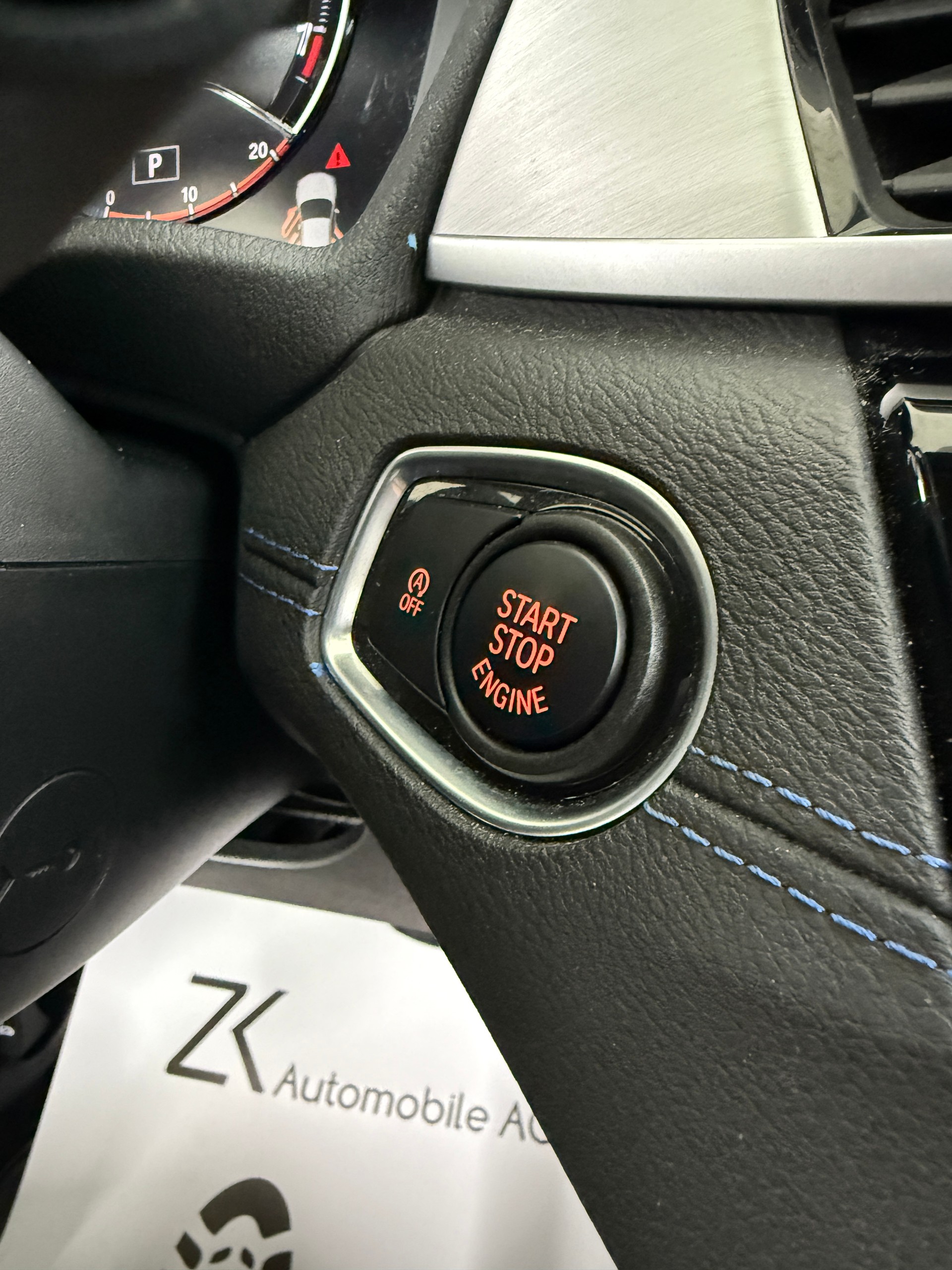 BMW X1 xDrive 20i M Sport Alpinweiss Steptronic ★ RF-Kamera ★ Komfortzugang ★ Head-Up-Display ★ Leder ★ AHK ★-image-17